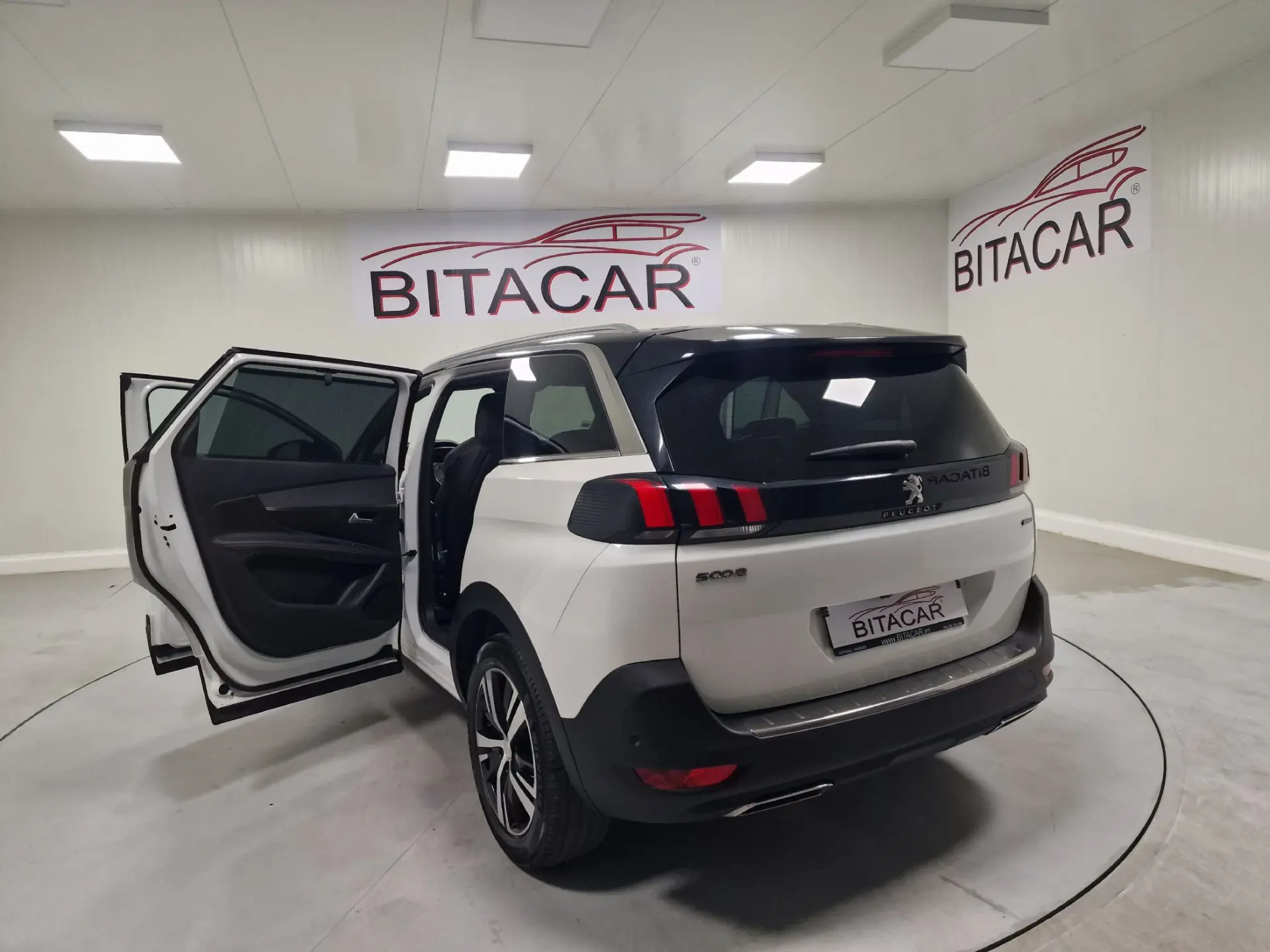 Peugeot 5008 1.6 BLUEHDI 120CV GTLINE TETO DE ABRIR 34