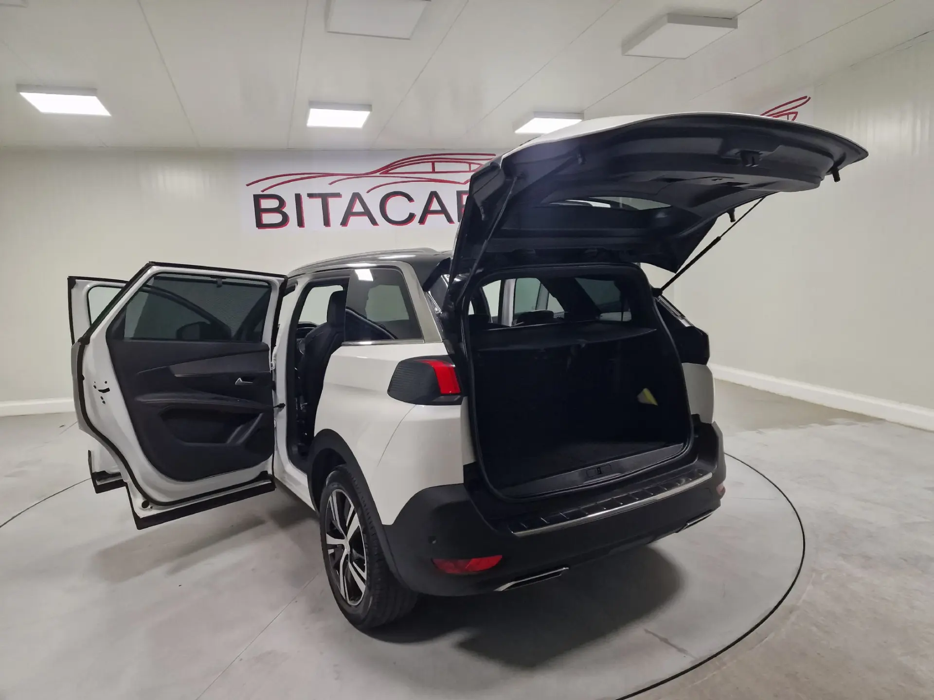 Peugeot 5008 1.6 BLUEHDI 120CV GTLINE TETO DE ABRIR 35