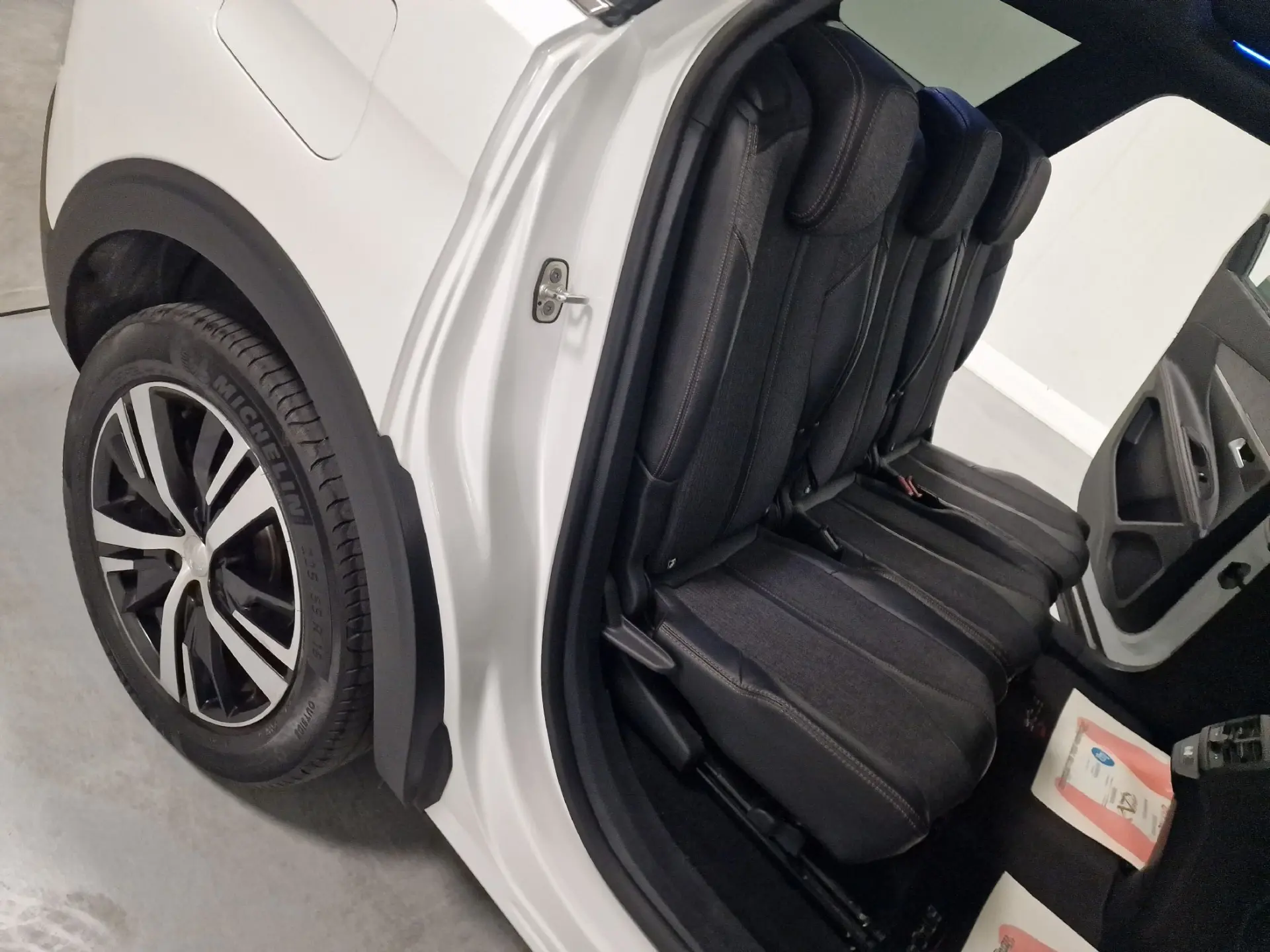 Peugeot 5008 1.6 BLUEHDI 120CV GTLINE TETO DE ABRIR 61