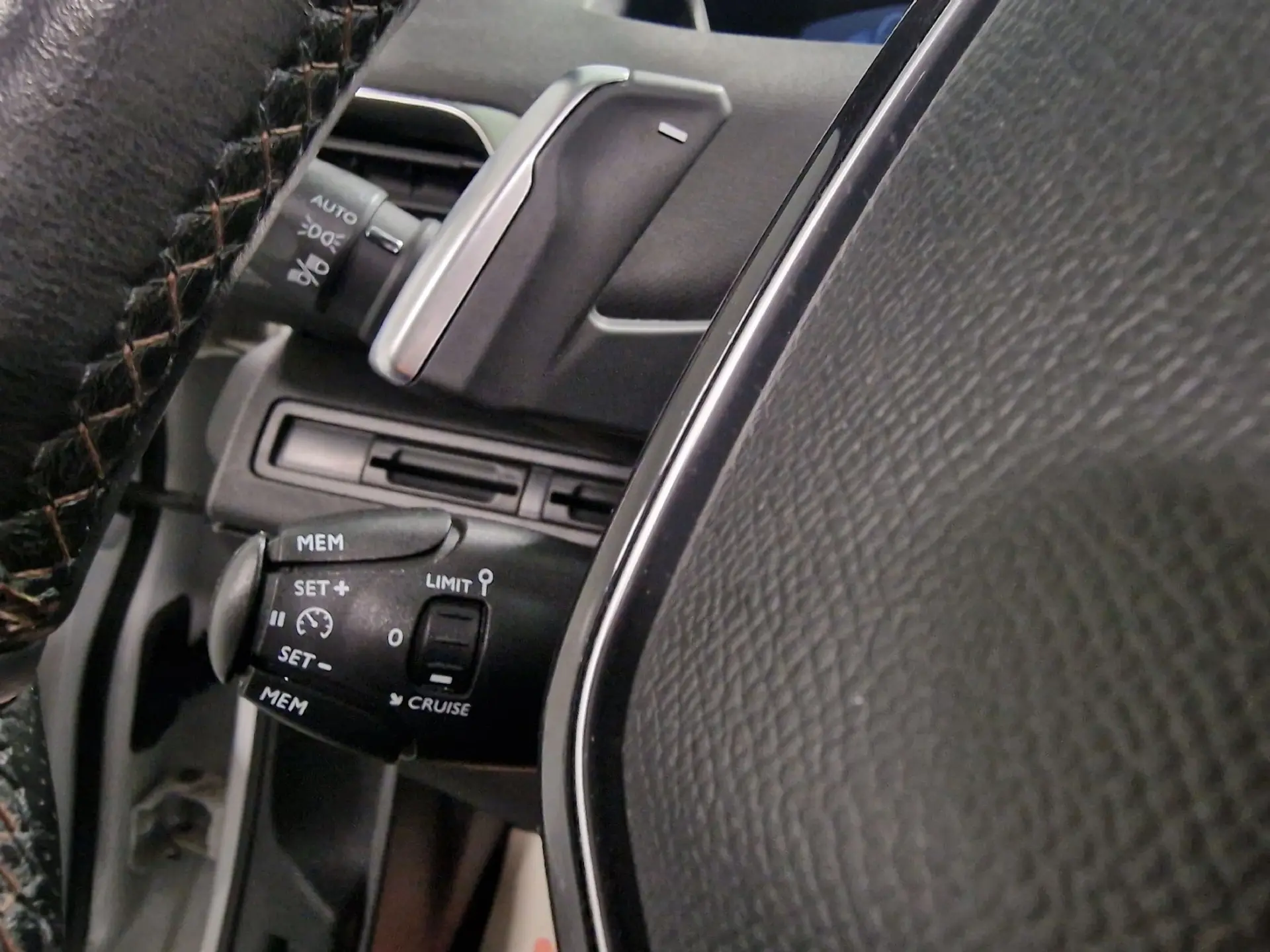 Peugeot 5008 1.6 BLUEHDI 120CV GTLINE TETO DE ABRIR 84