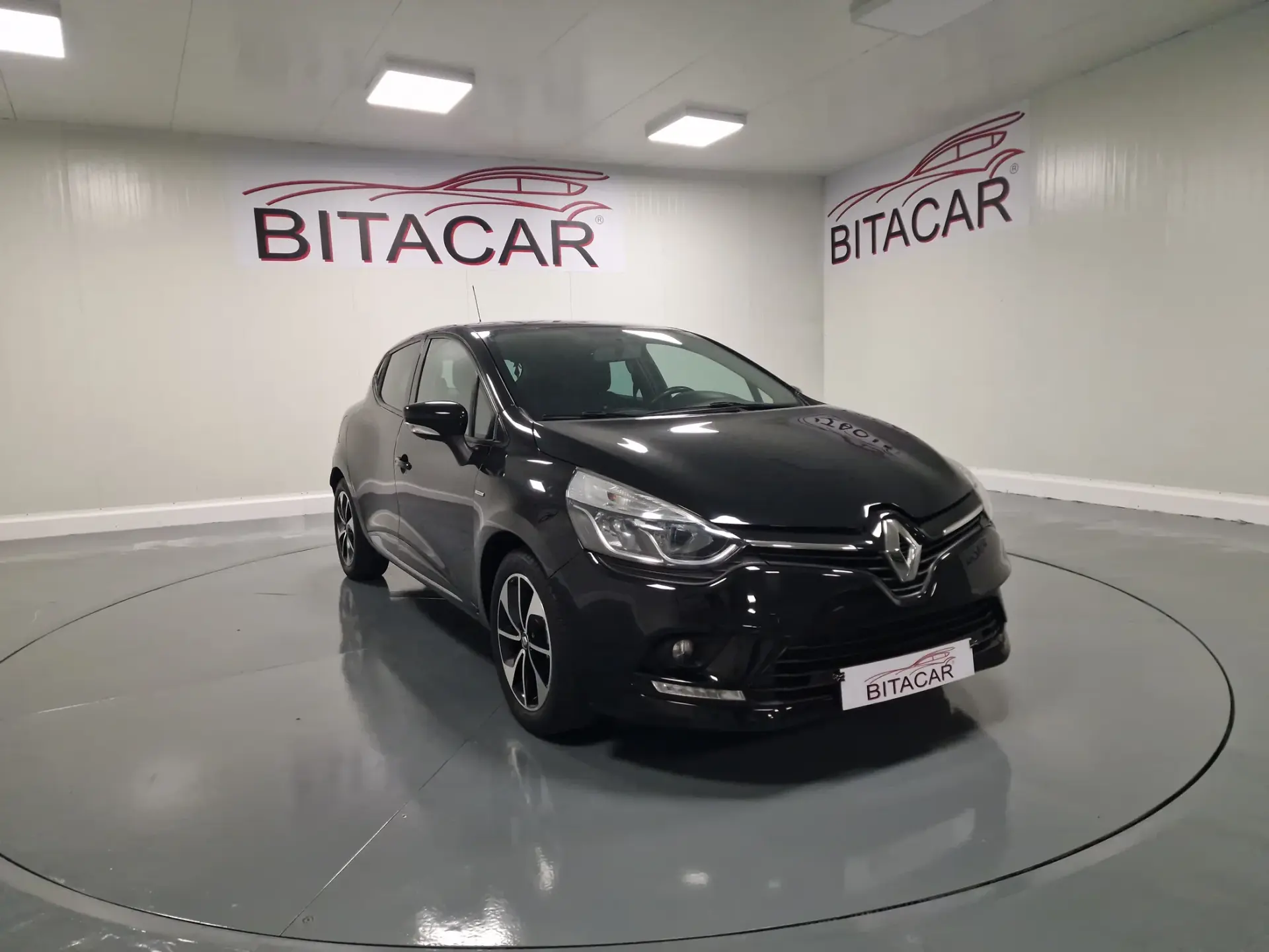 Renault Clio 1.5 DCI LIMITED GPS 2