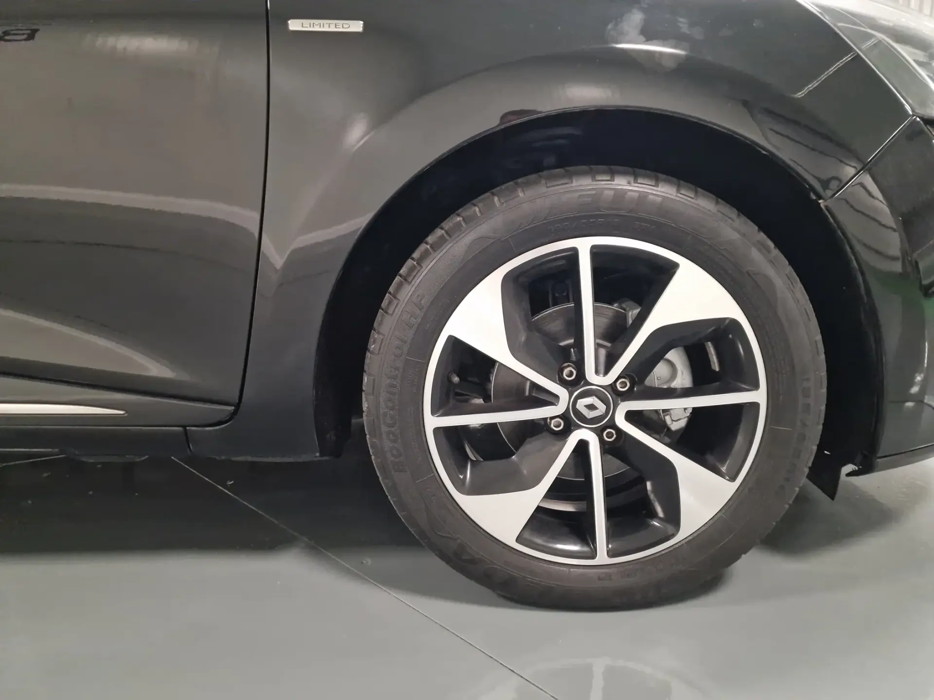 Renault Clio 1.5 DCI LIMITED GPS 4