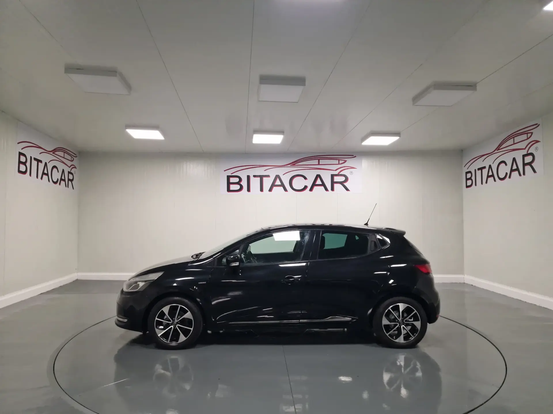 Renault Clio 1.5 DCI LIMITED GPS 17