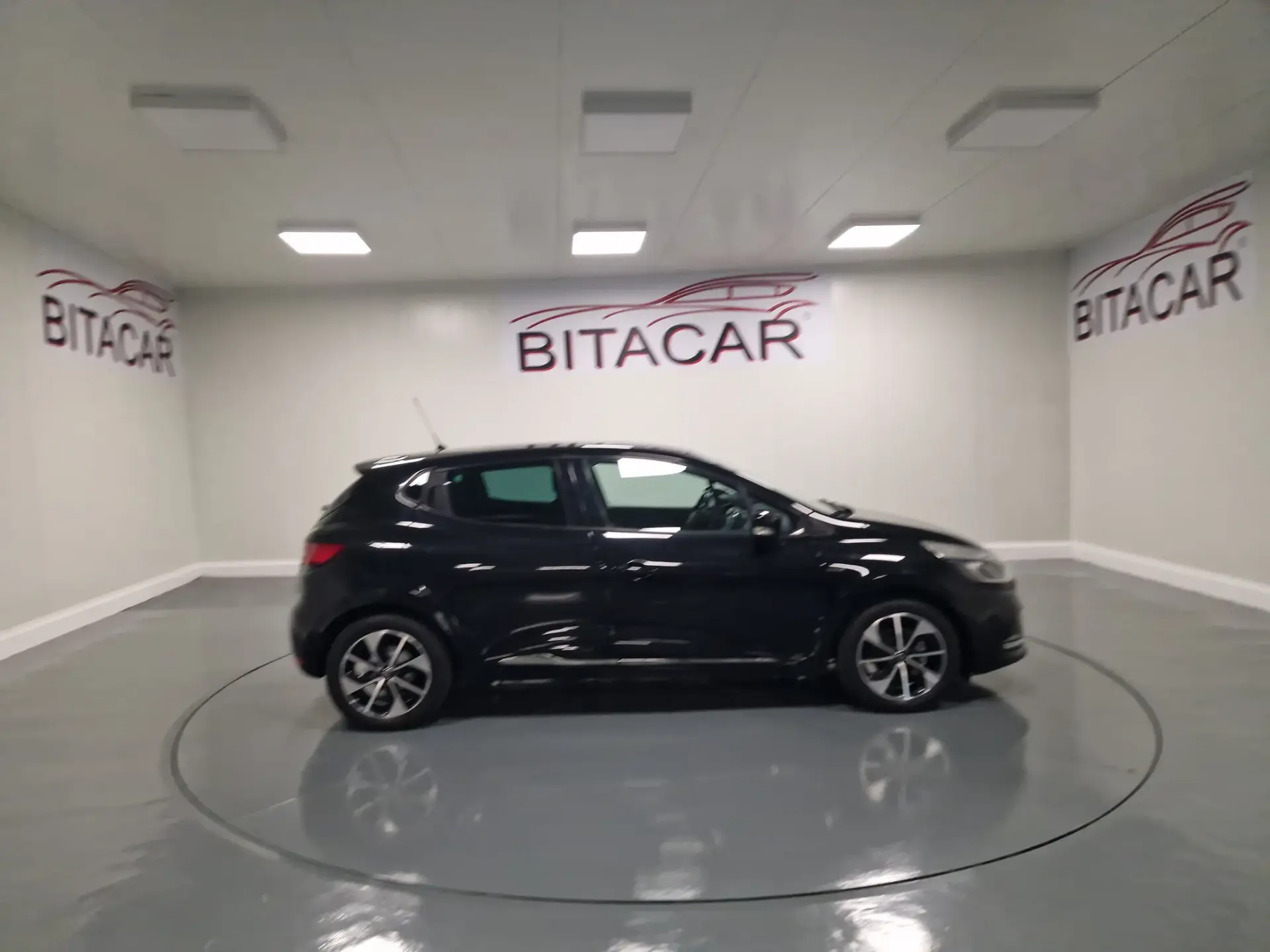 Renault Clio 1.5 DCI LIMITED GPS 36