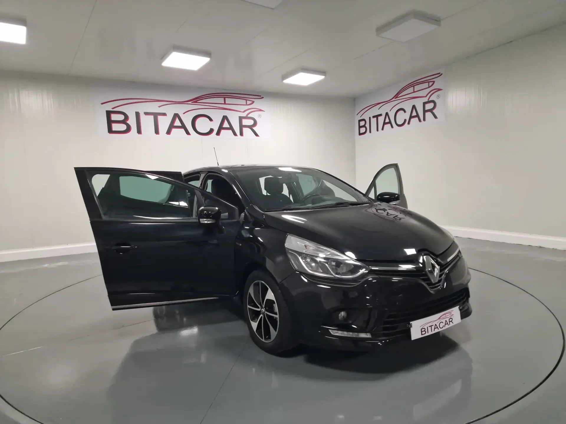 Renault Clio 1.5 DCI LIMITED GPS 40