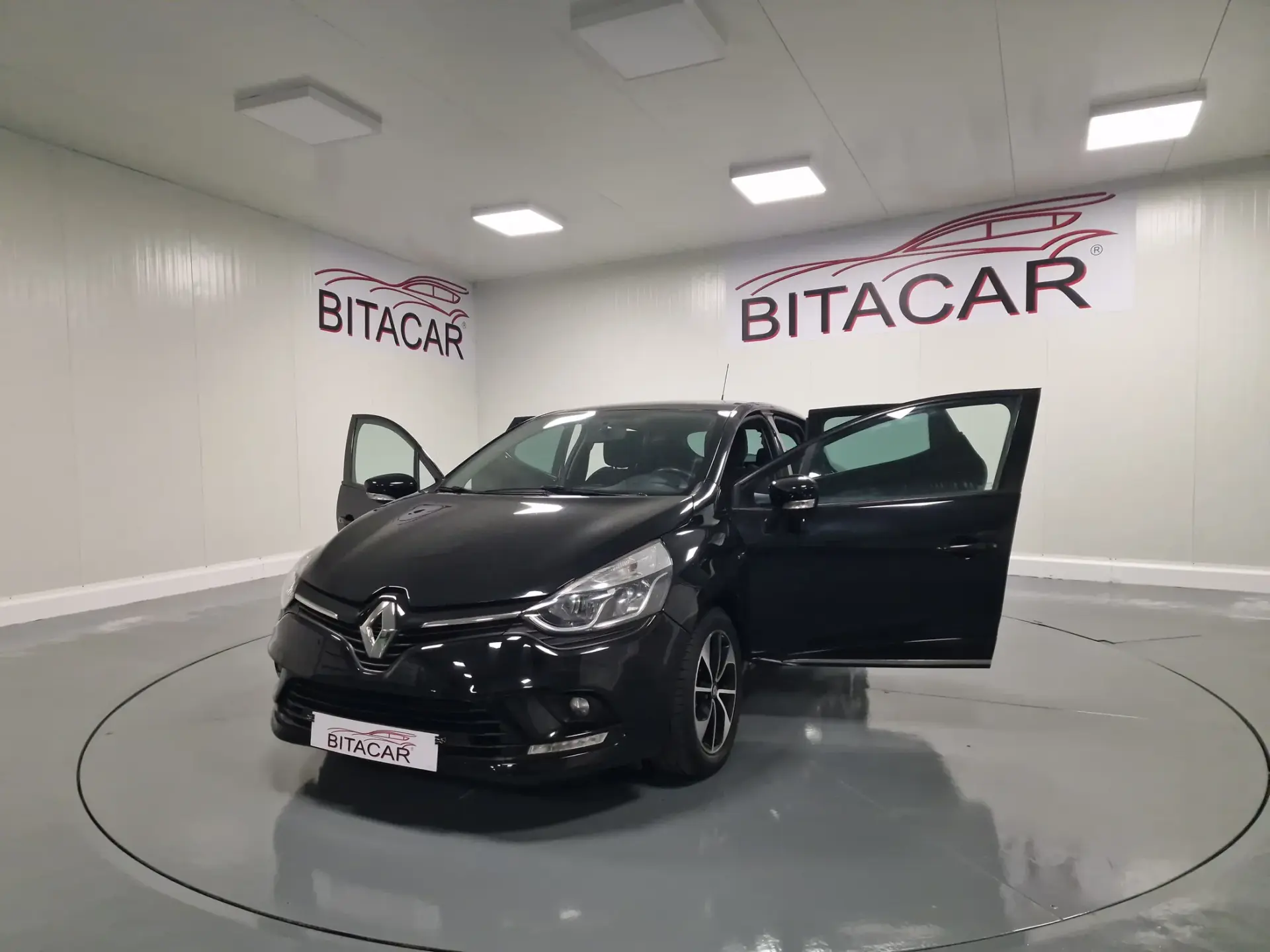 Renault Clio 1.5 DCI LIMITED GPS 44