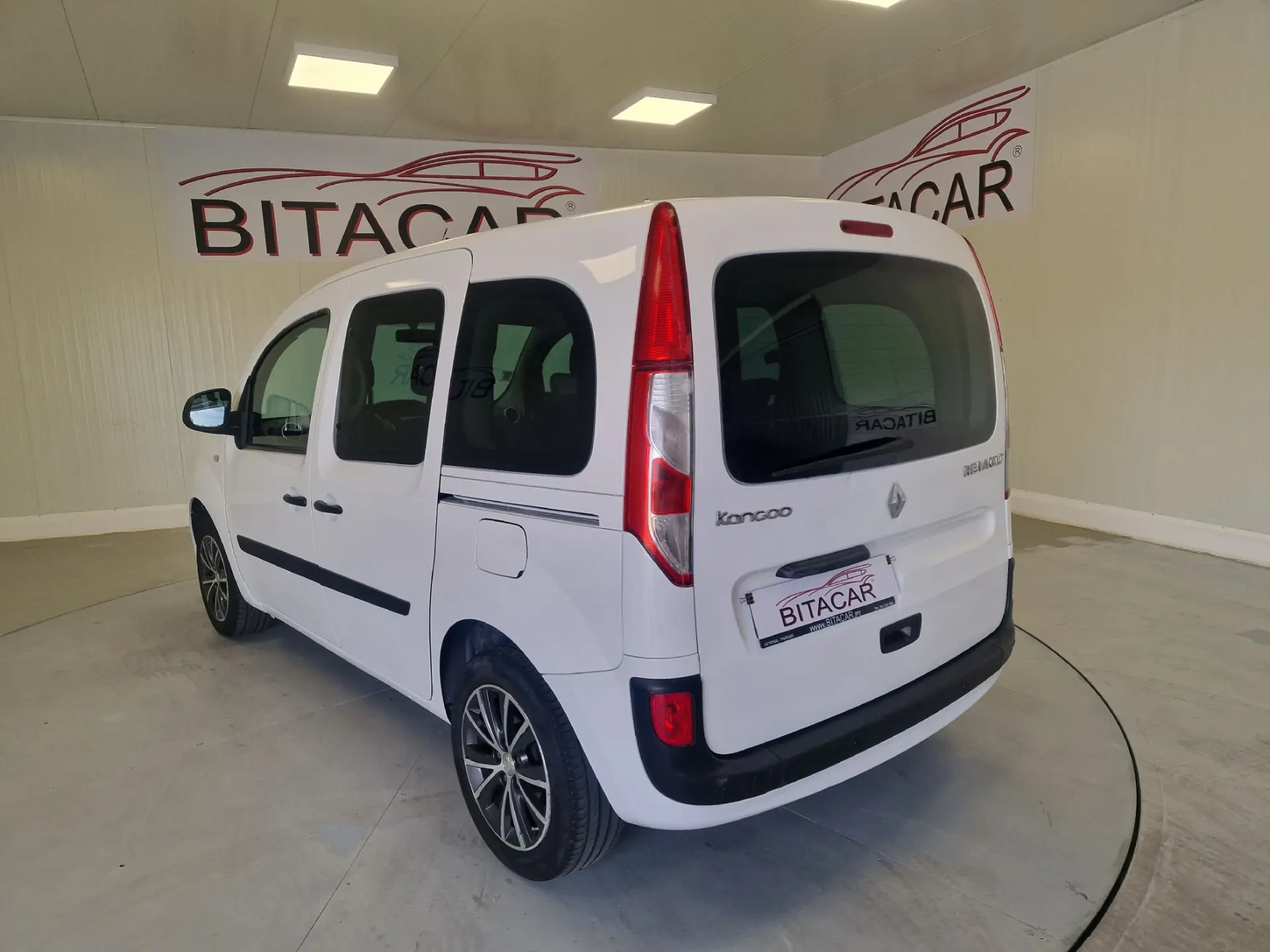 Renault Kangoo COMBI 1.5 DCI LUGARES 5 9