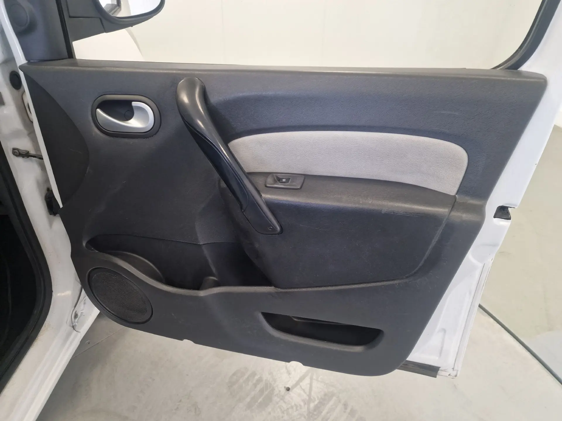 Renault Kangoo COMBI 1.5 DCI LUGARES 5 24