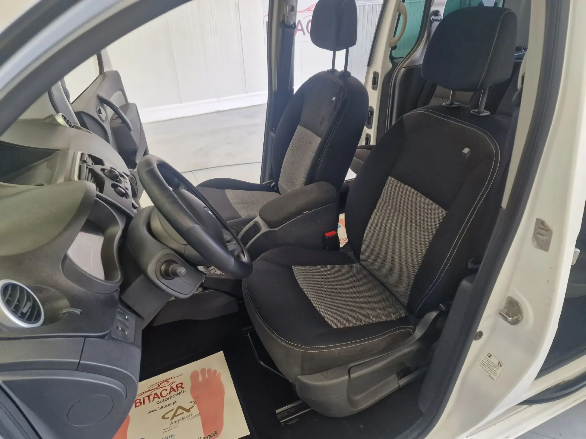 Renault Kangoo COMBI 1.5 DCI LUGARES 5 31