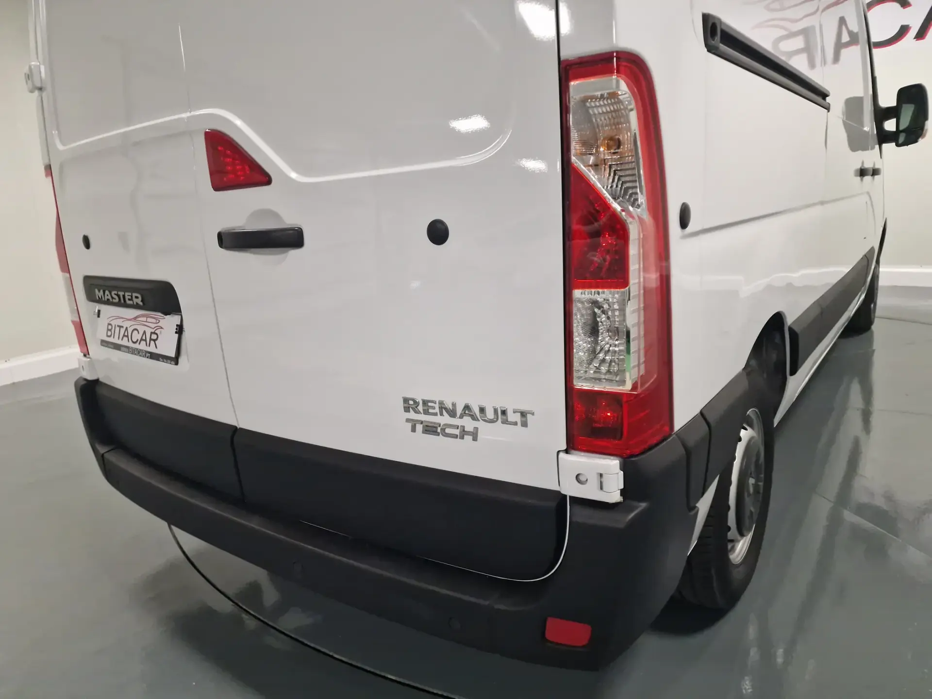 Renault Master L2H2 2.3 DCI 130CV GPS CAM TRASEIRA IVA DEDUTIVEL 32