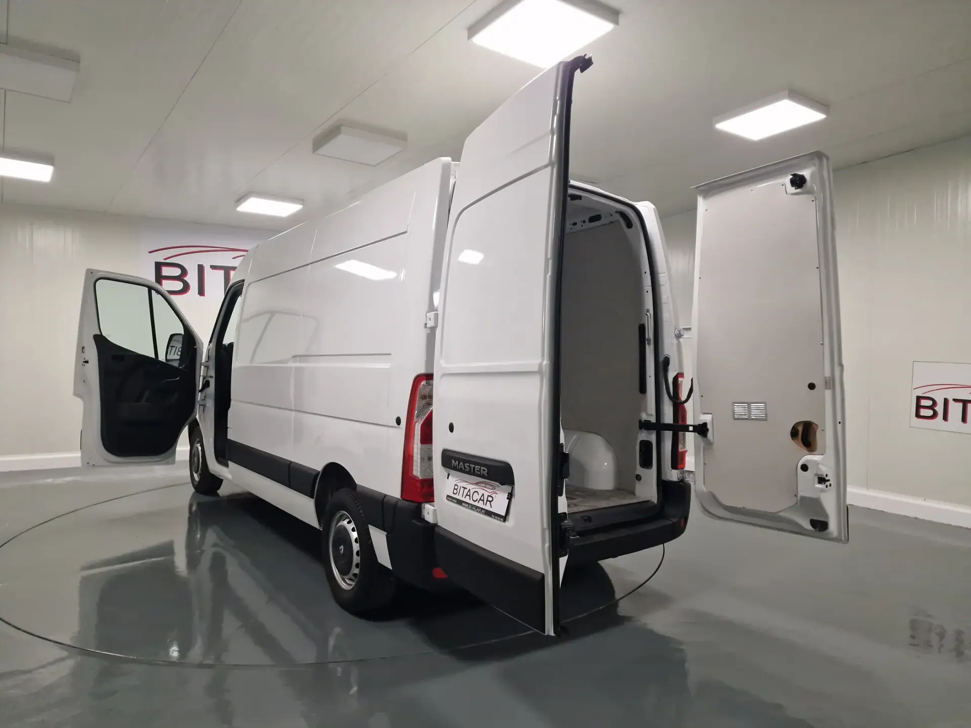 Renault Master L2H2 2.3 DCI 130CV GPS CAM TRASEIRA IVA DEDUTIVEL 40