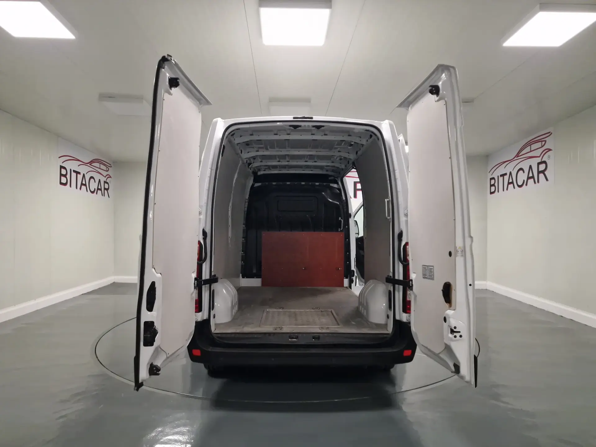 Renault Master L2H2 2.3 DCI 130CV GPS CAM TRASEIRA IVA DEDUTIVEL 41