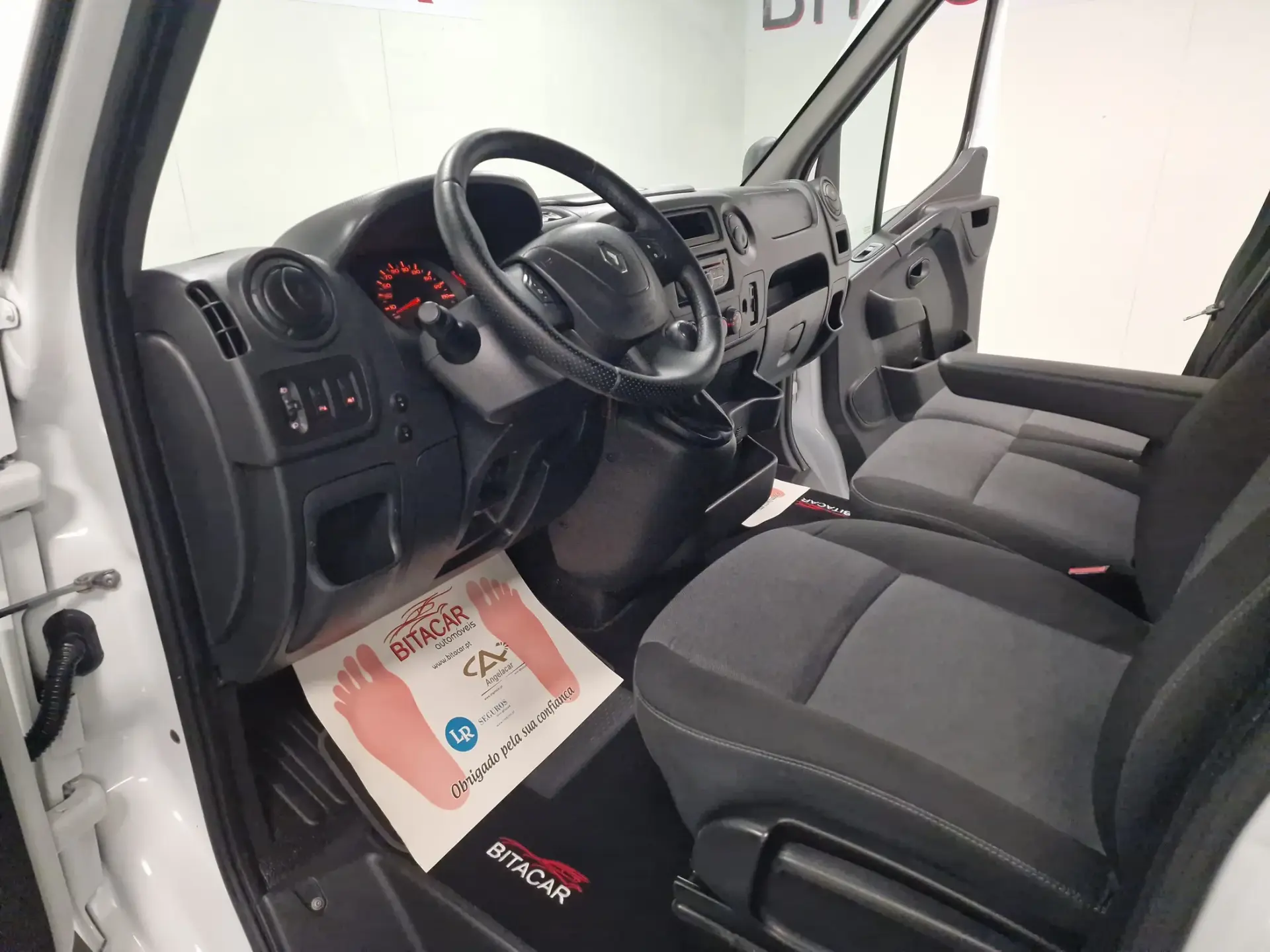 Renault Master L2H2 2.3 DCI 130CV GPS CAM TRASEIRA IVA DEDUTIVEL 68