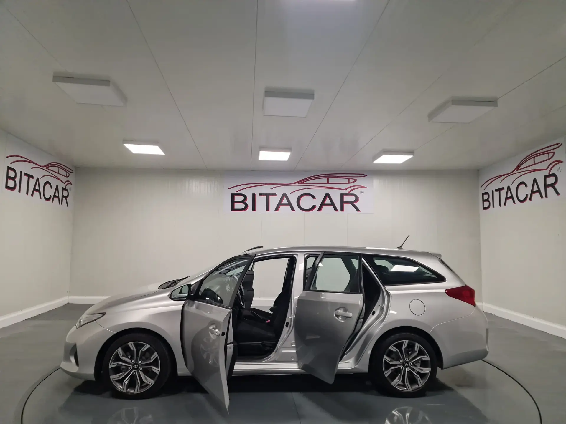 Toyota Auris Touring Sports 1.4 D-4D Active+AC 31