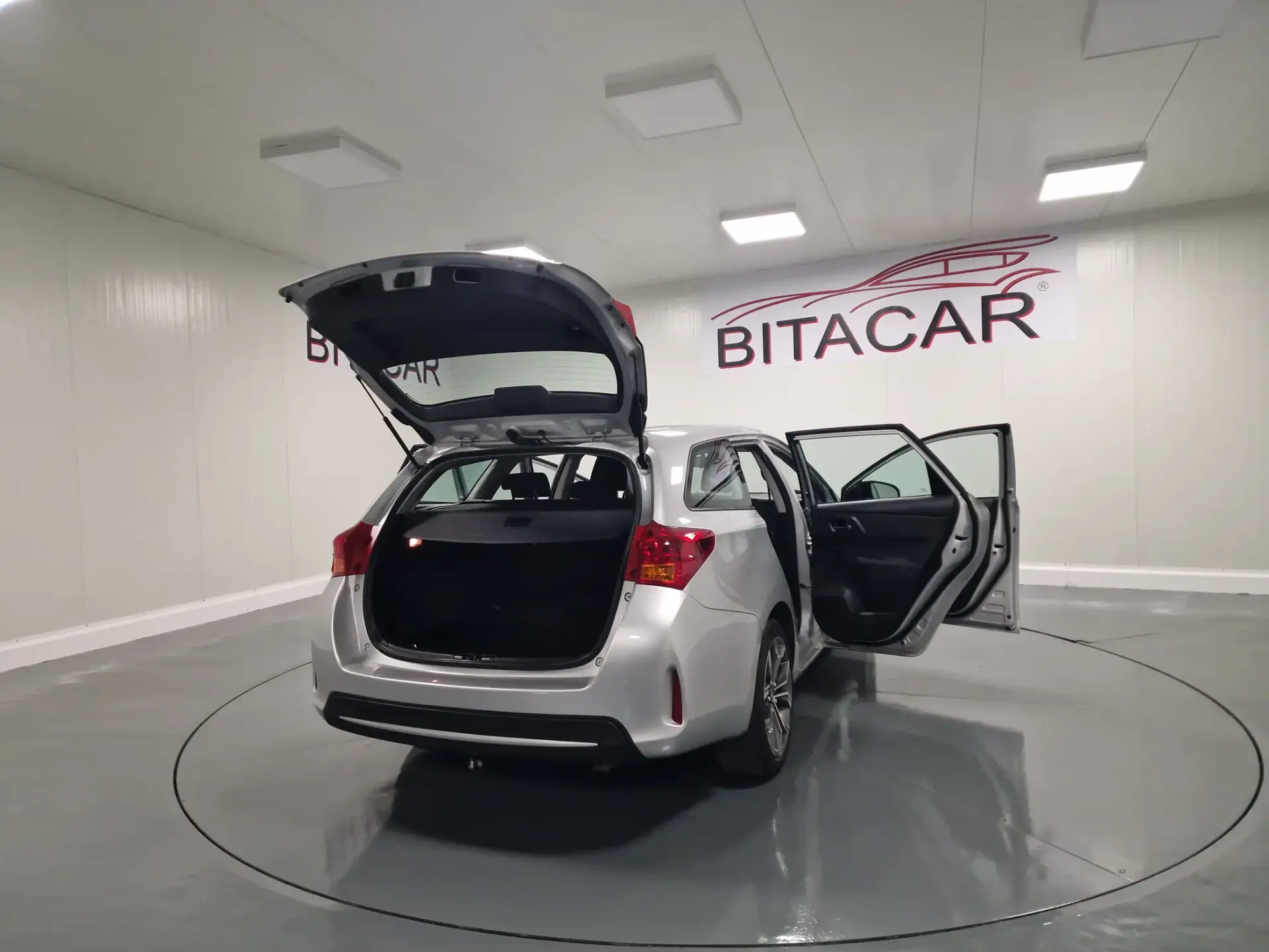 Toyota Auris Touring Sports 1.4 D-4D Active+AC 38