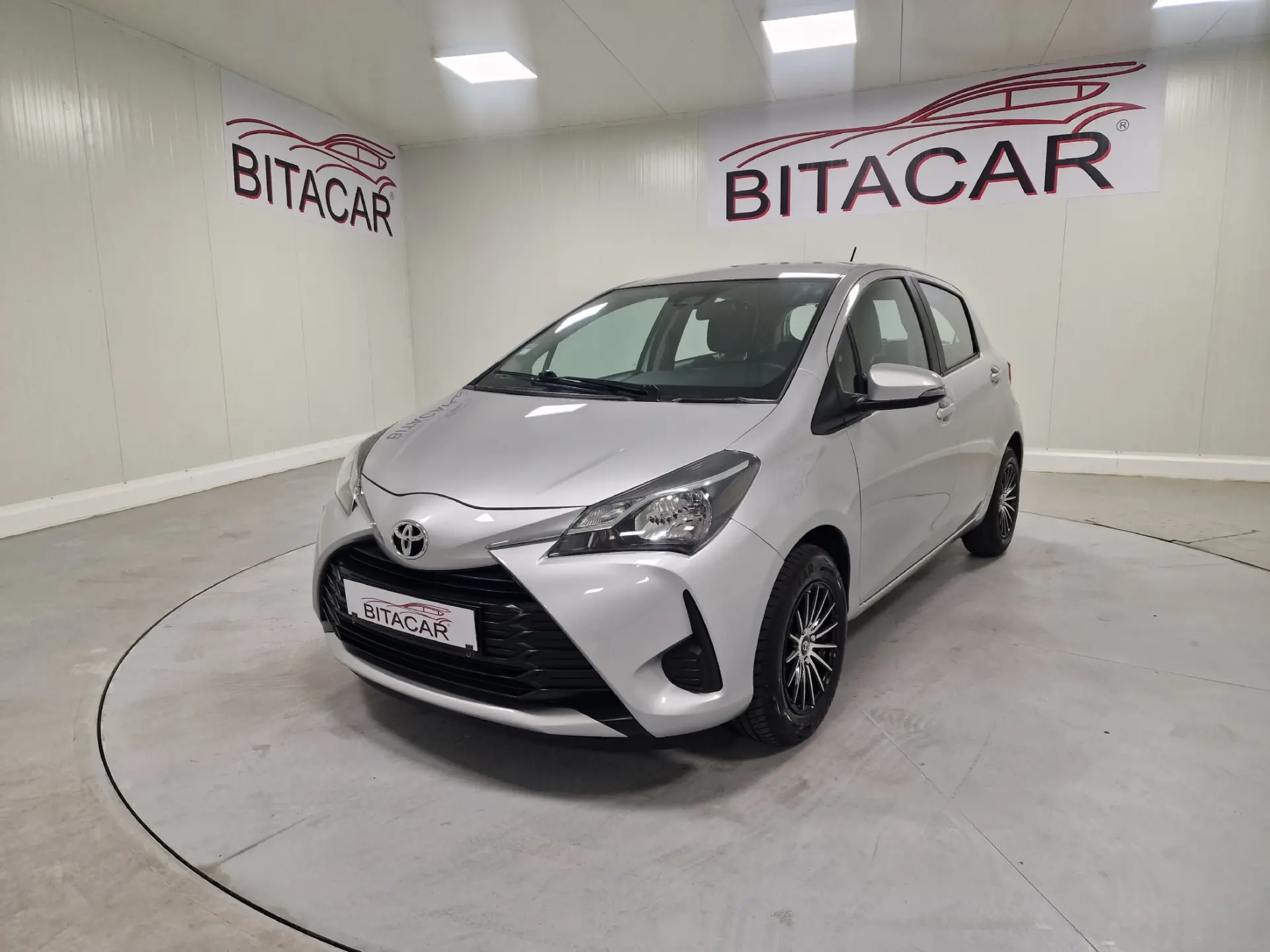 Toyota Yaris 1.0 VVT-i Active+AC 12