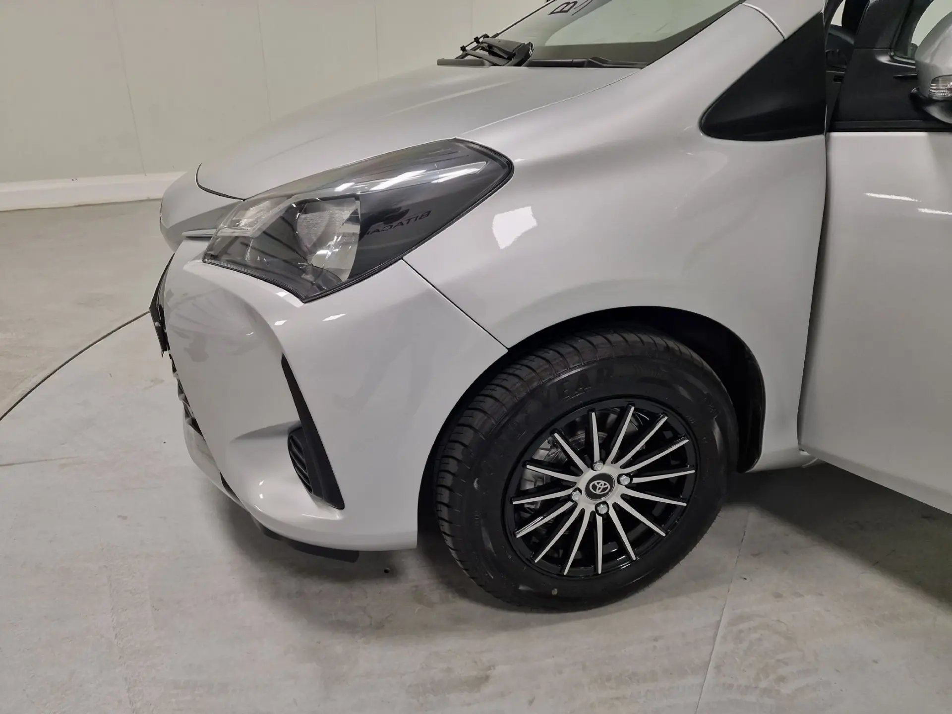 Toyota Yaris 1.0 VVT-i Active+AC 20