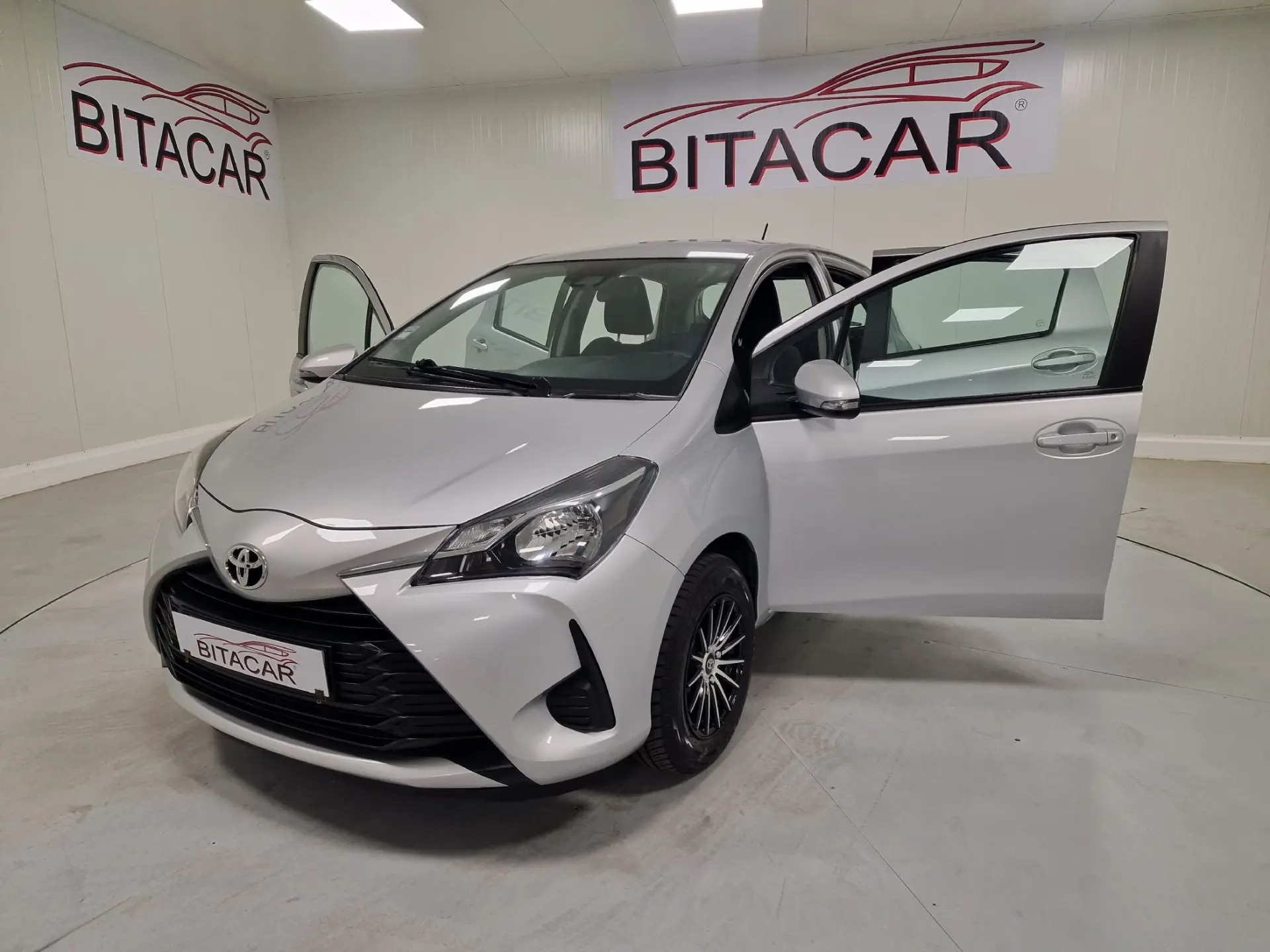 Toyota Yaris 1.0 VVT-i Active+AC 21