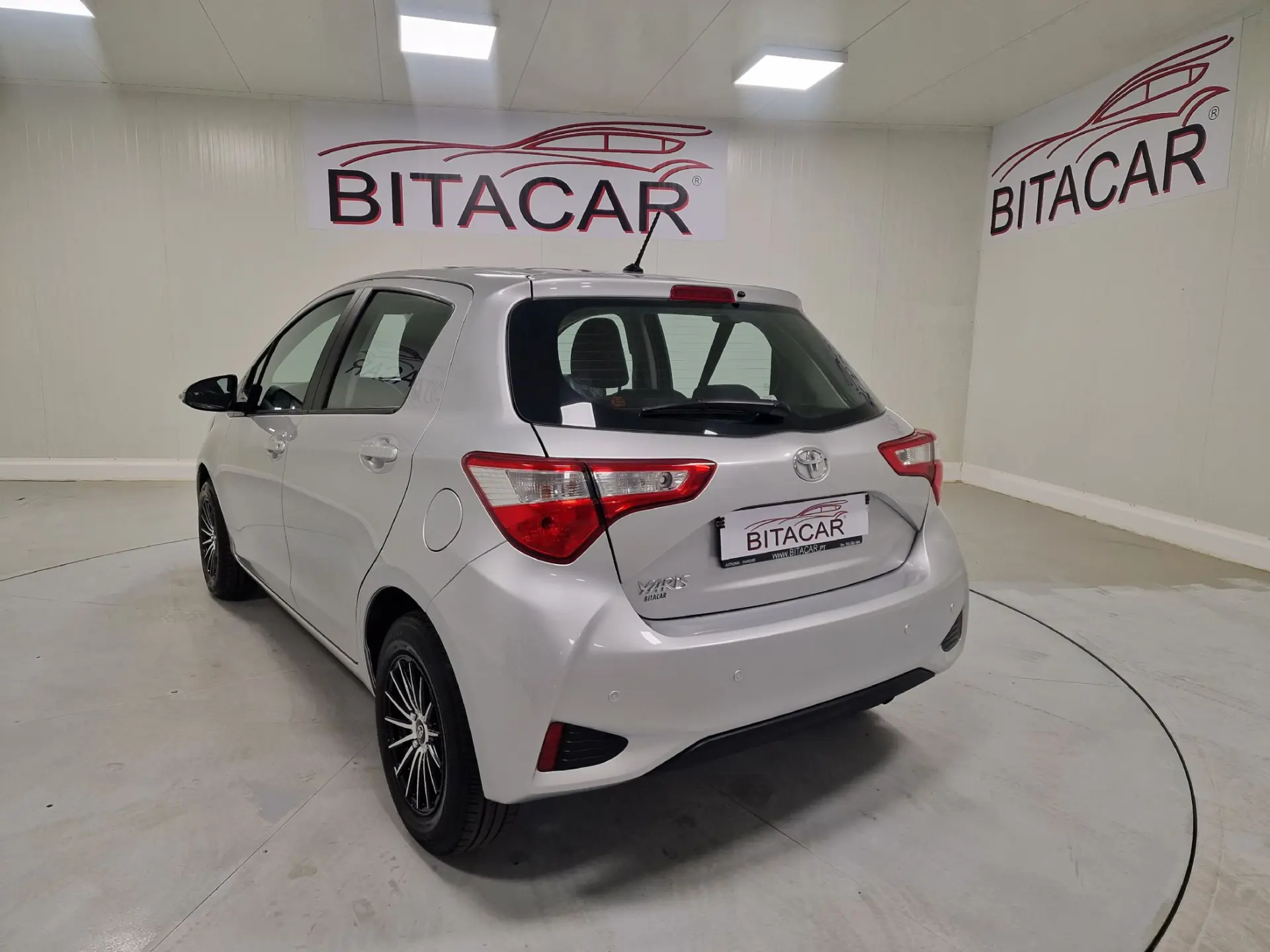 Toyota Yaris 1.0 VVT-i Active+AC 22