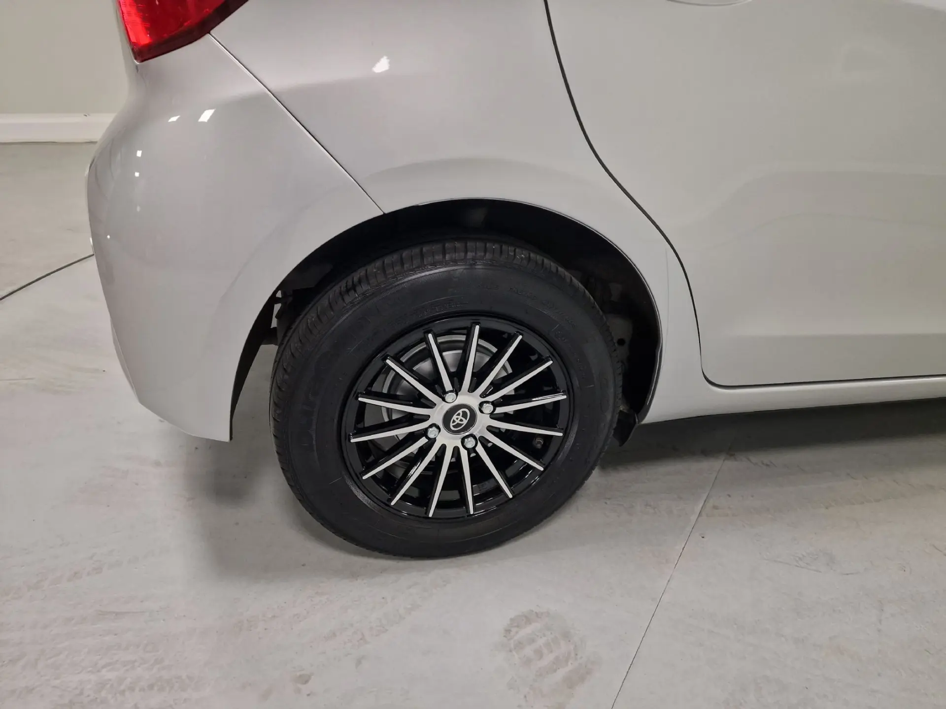 Toyota Yaris 1.0 VVT-i Active+AC 30