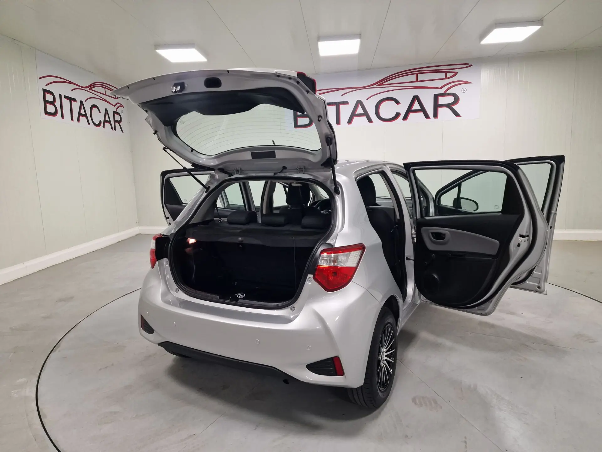 Toyota Yaris 1.0 VVT-i Active+AC 42