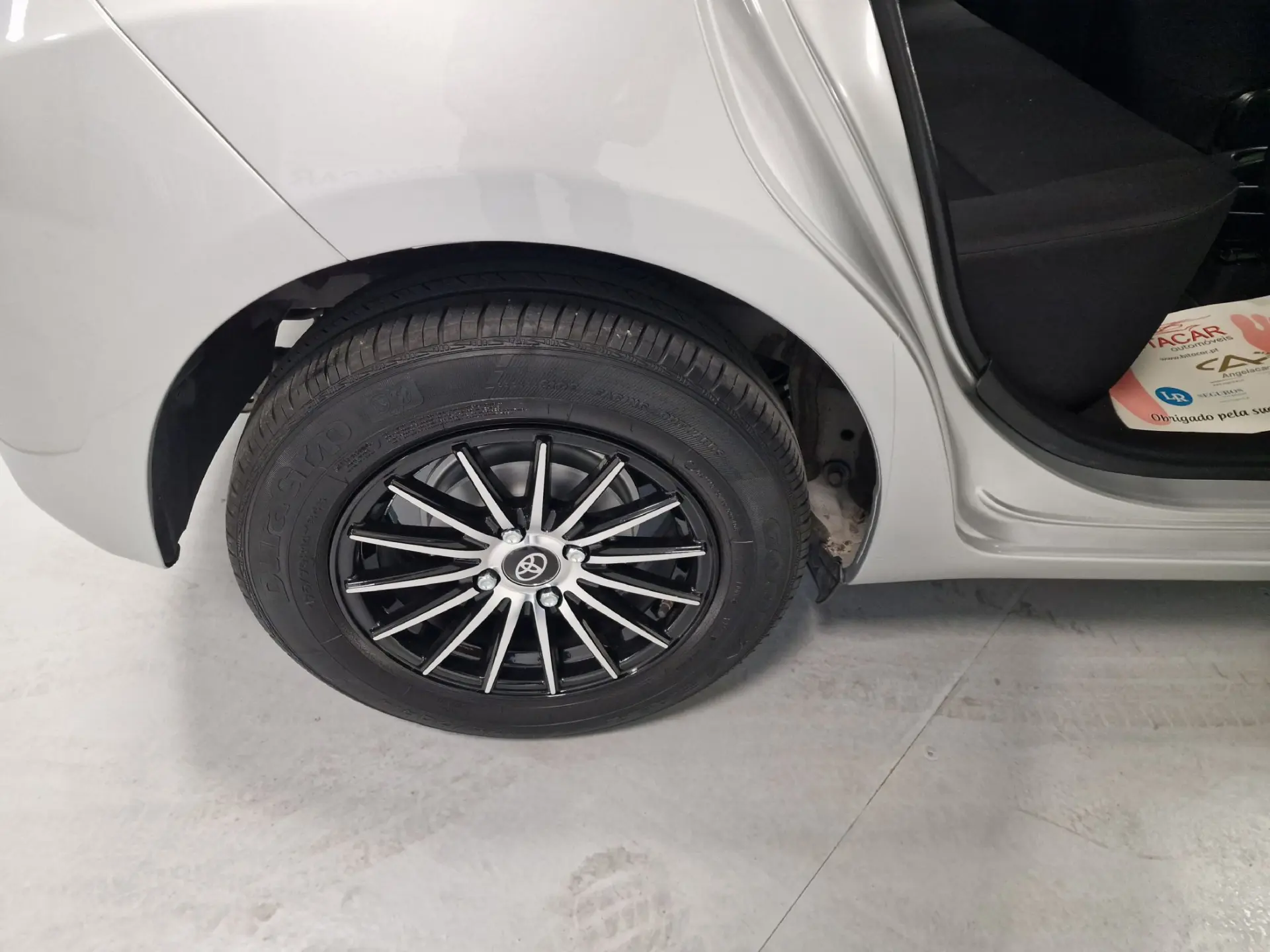 Toyota Yaris 1.0 VVT-i Active+AC 48