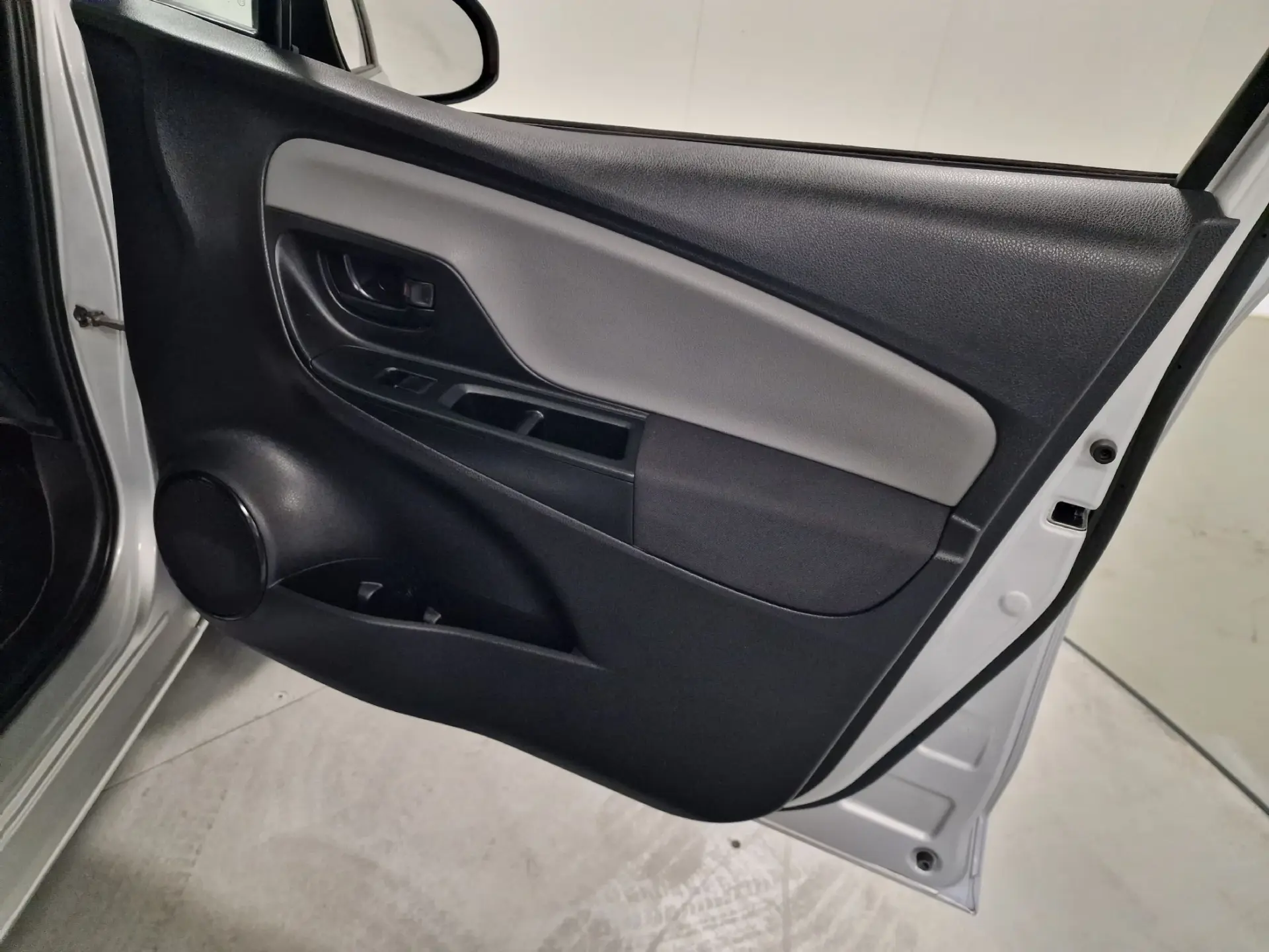 Toyota Yaris 1.0 VVT-i Active+AC 52