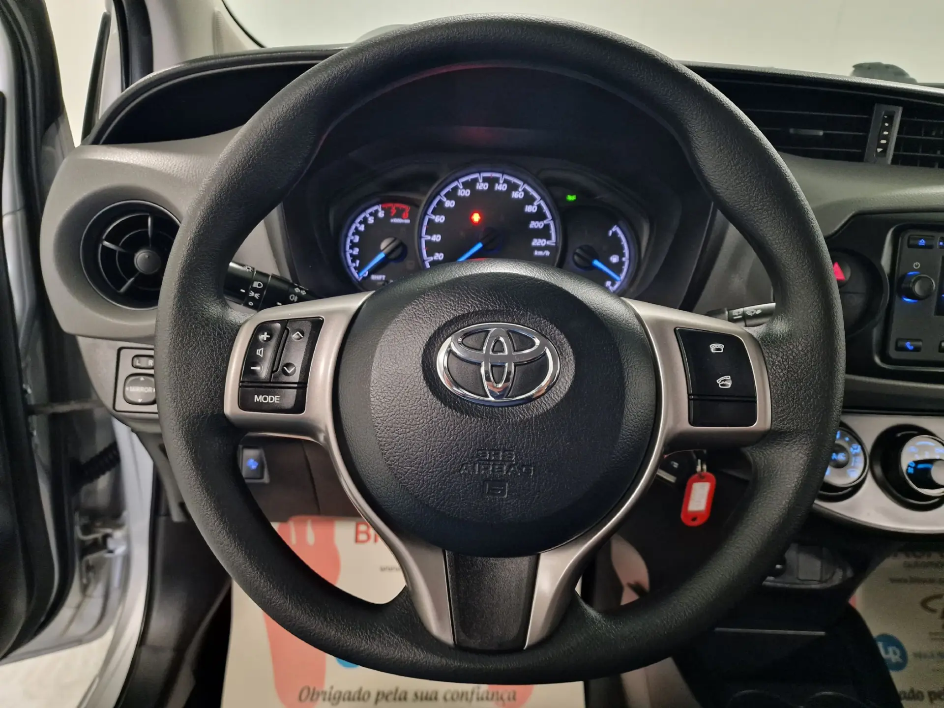 Toyota Yaris 1.0 VVT-i Active+AC 64