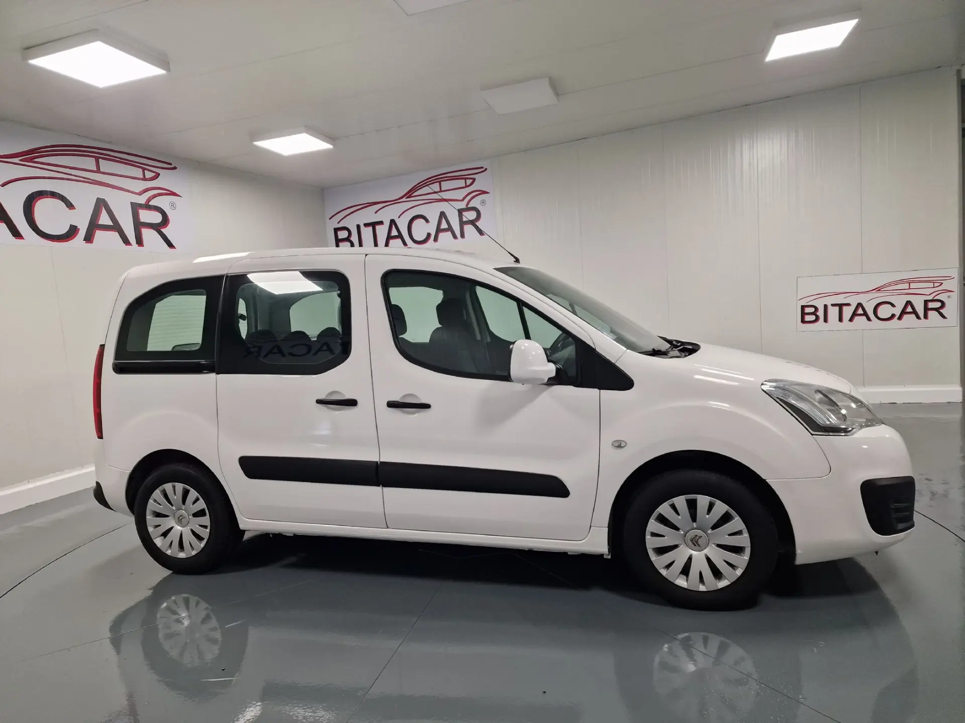 Citroën Berlingo 1.6 BLUEHDI 5 LUGARES 2
