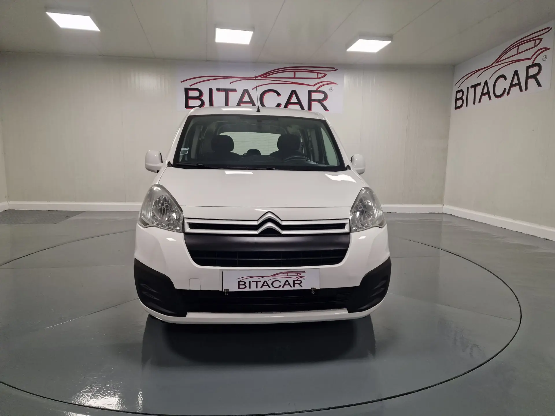 Citroën Berlingo 1.6 BLUEHDI 5 LUGARES 4
