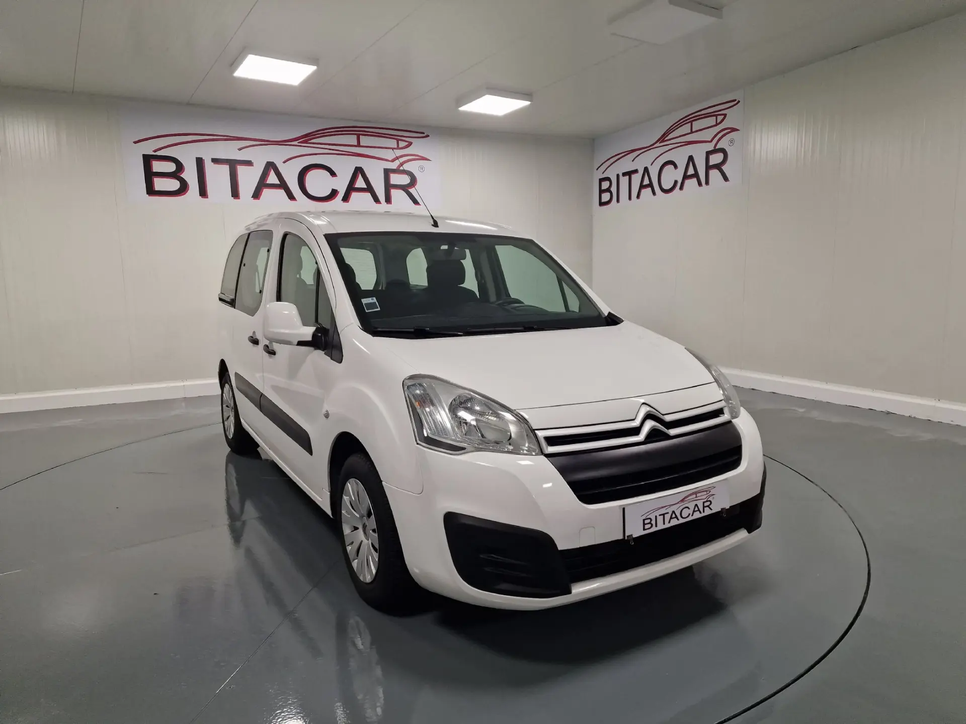 Citroen Berlingo 1.6 BLUEHDI 5 LUGARES 1