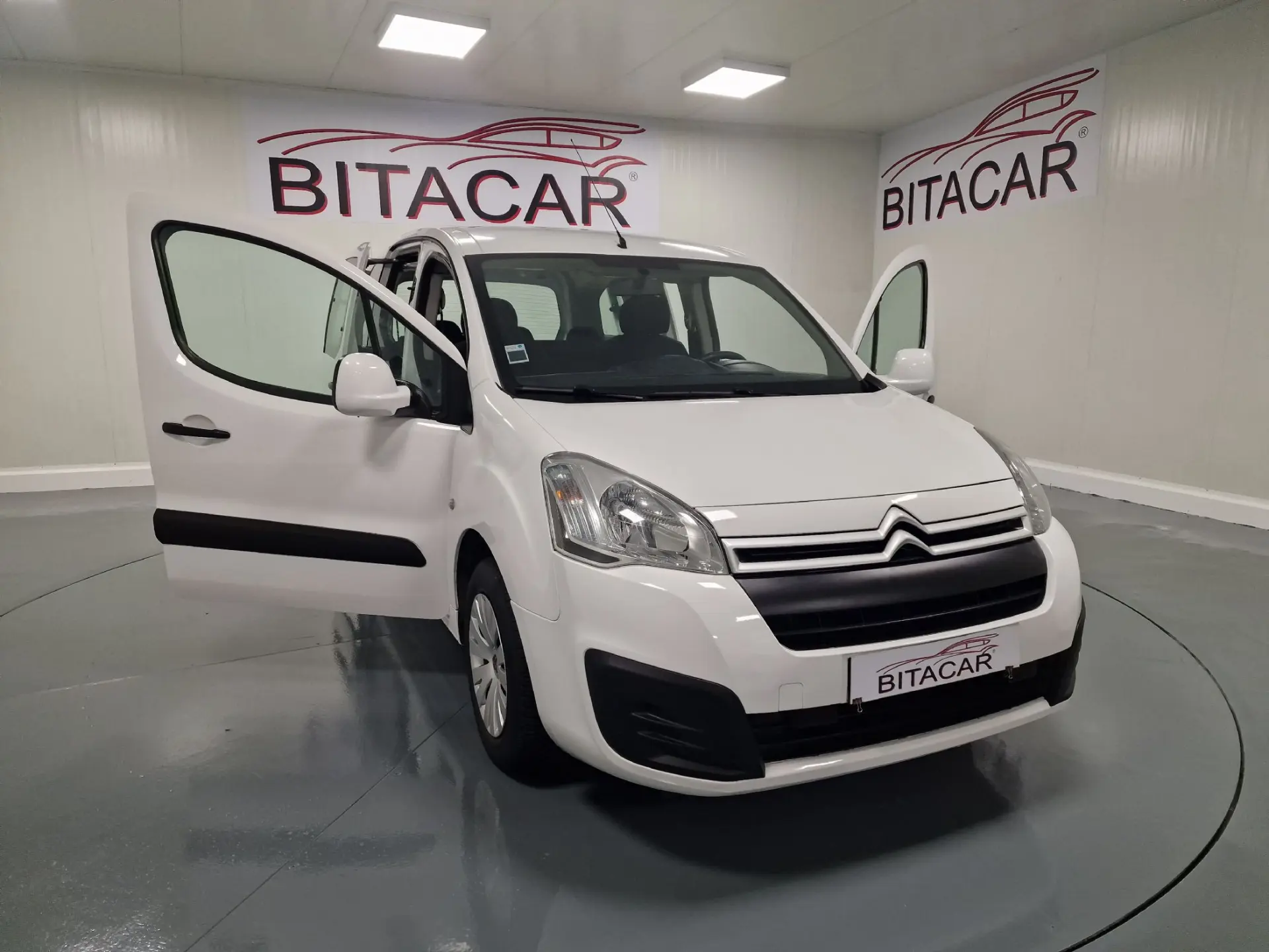 Citroen Berlingo 1.6 BLUEHDI 5 LUGARES 10