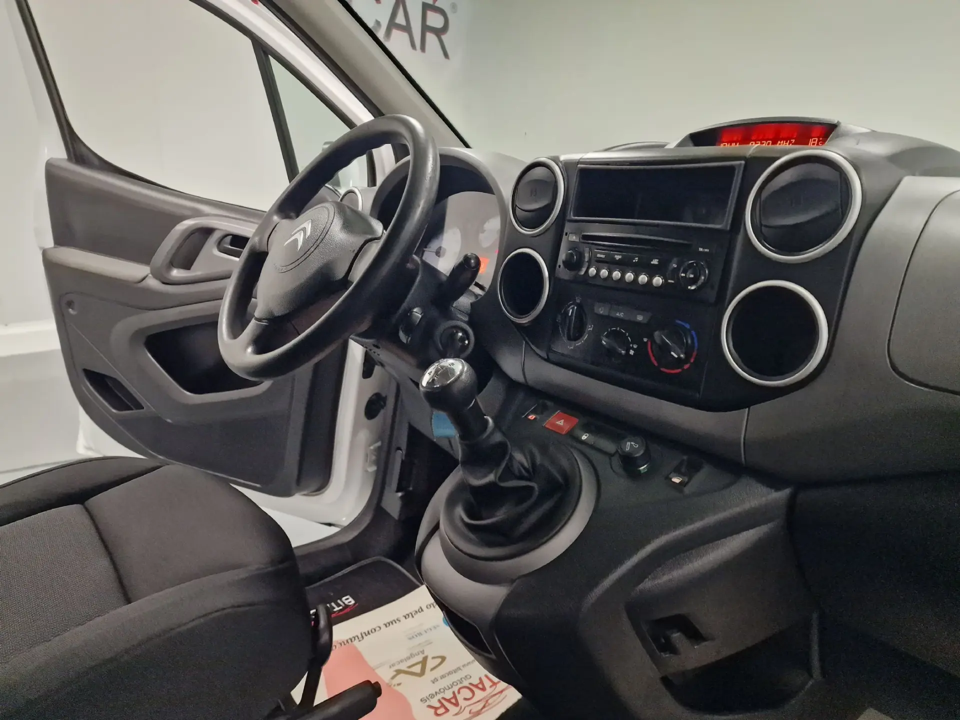 Citroen Berlingo 1.6 BLUEHDI 5 LUGARES 46