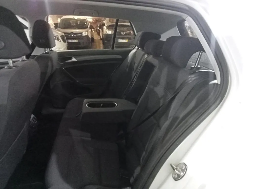 Volkswagen e-Golf AC/DC 9