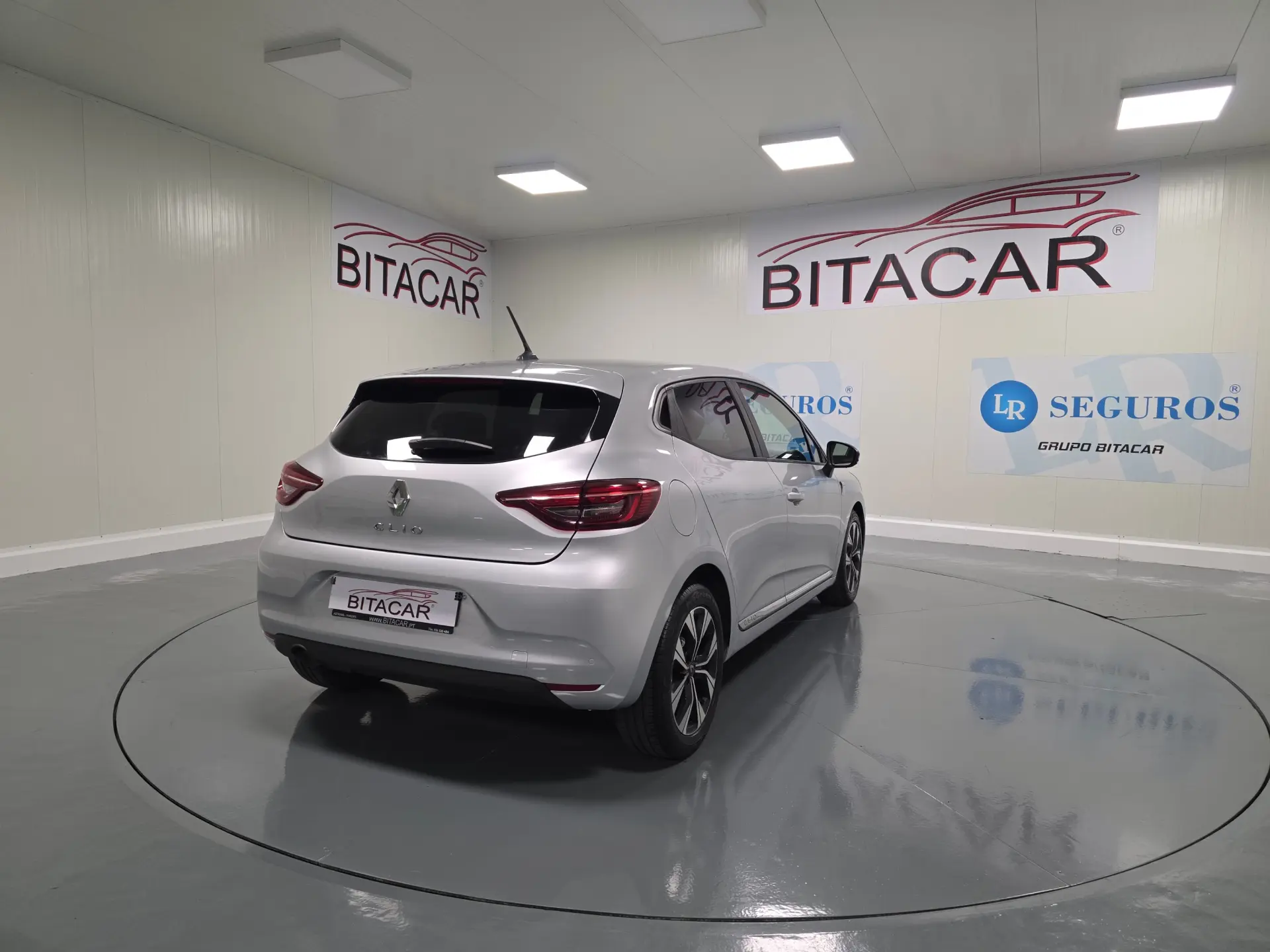 Renault Clio 1.0 TCE LIMITED 51