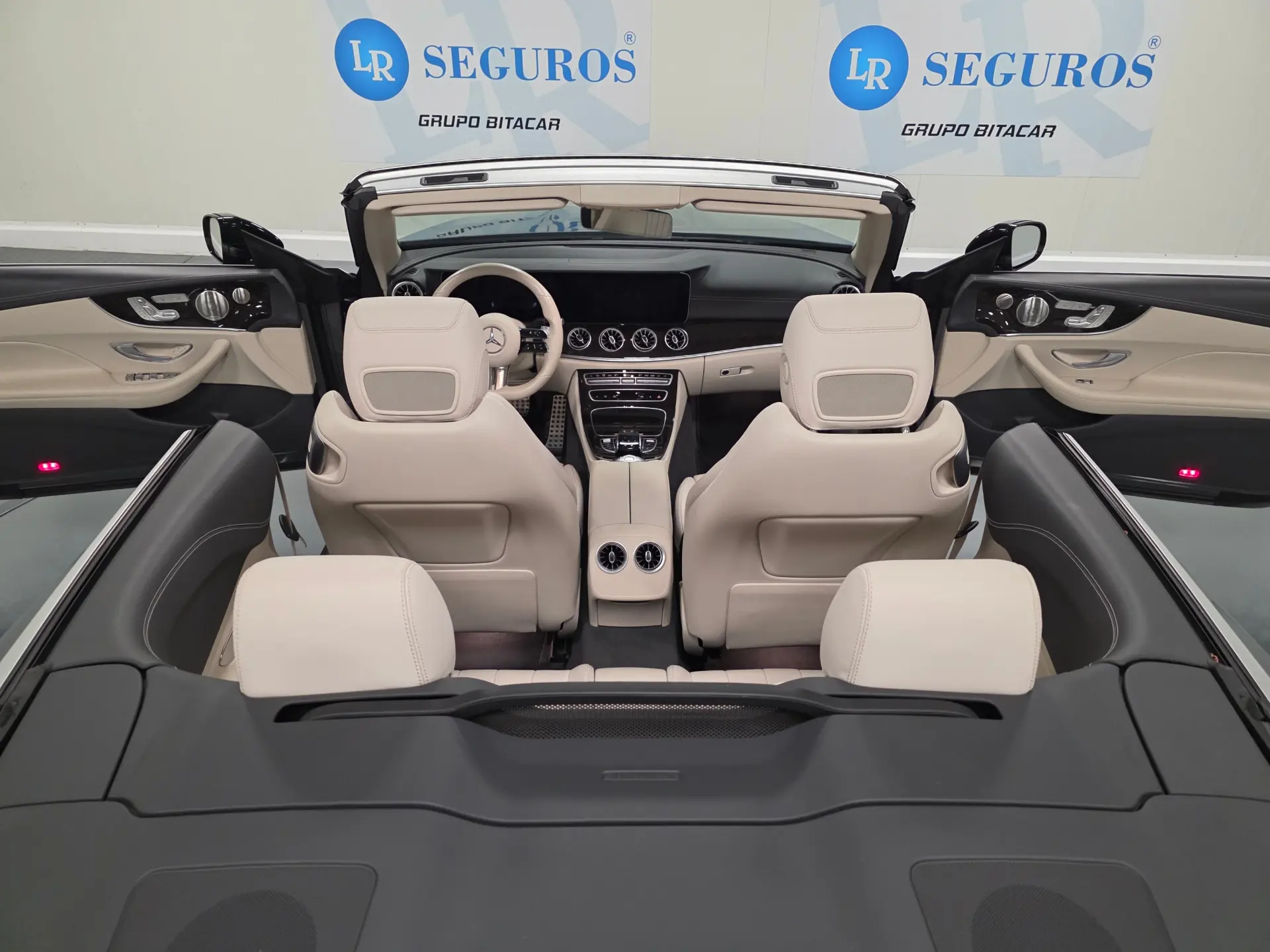 Mercedes-Benz E 300 AMG CABRIO 50