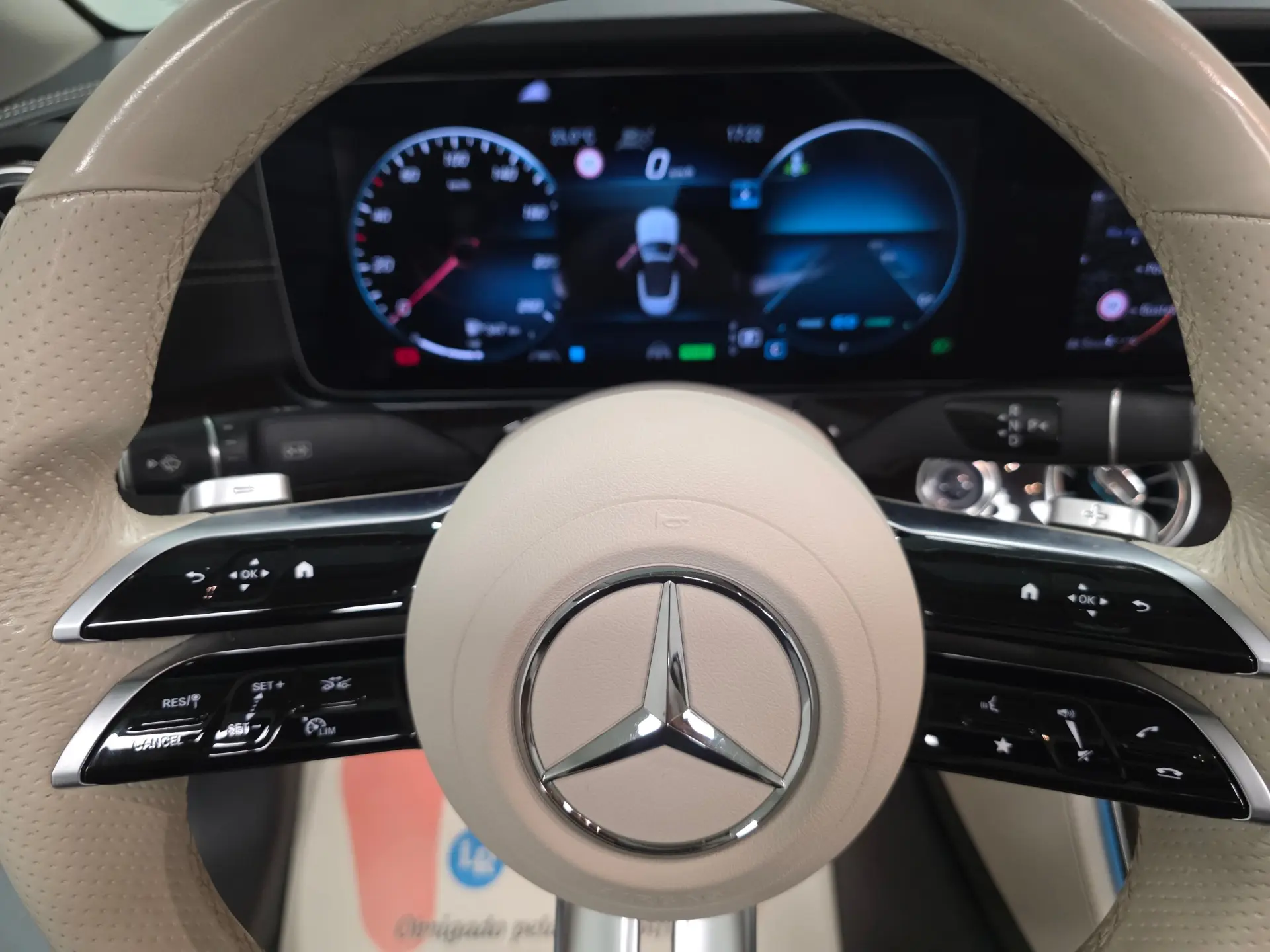 Mercedes-Benz E 300 AMG CABRIO 108
