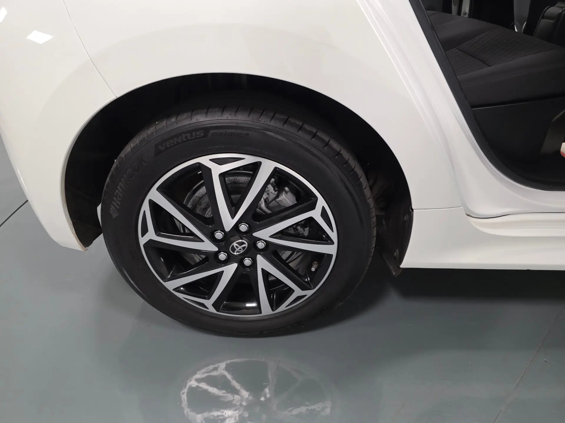 Toyota Yaris 1.5 HDF EXCLUSIVE 77