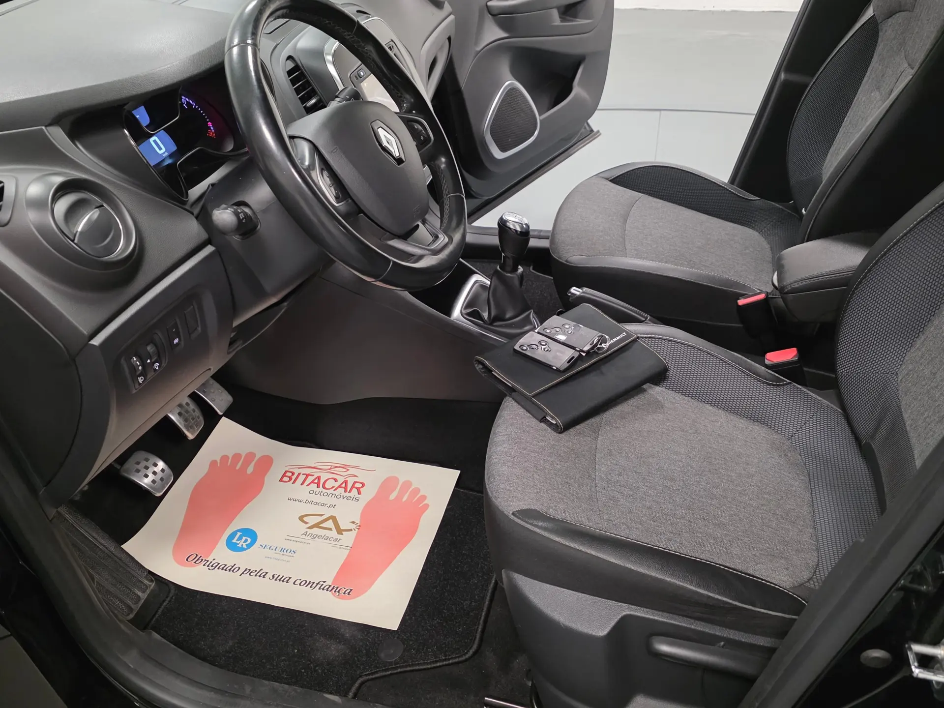 Renault Captur 1.5 DCI EXCLUSIVE 26