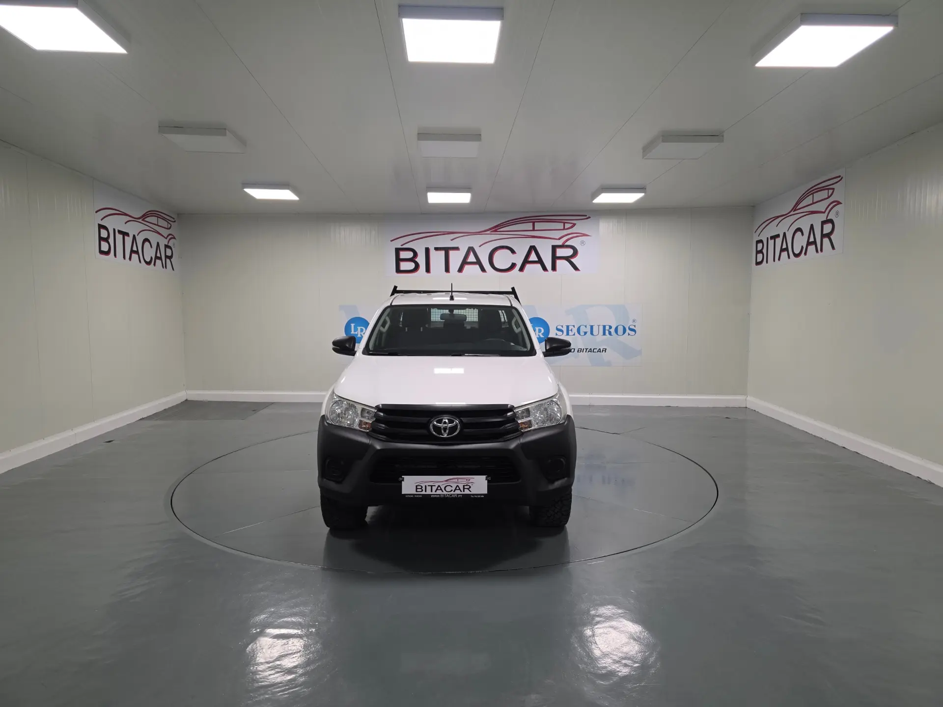 Toyota Hilux 2.4 D-4D 4WD CD CH 8