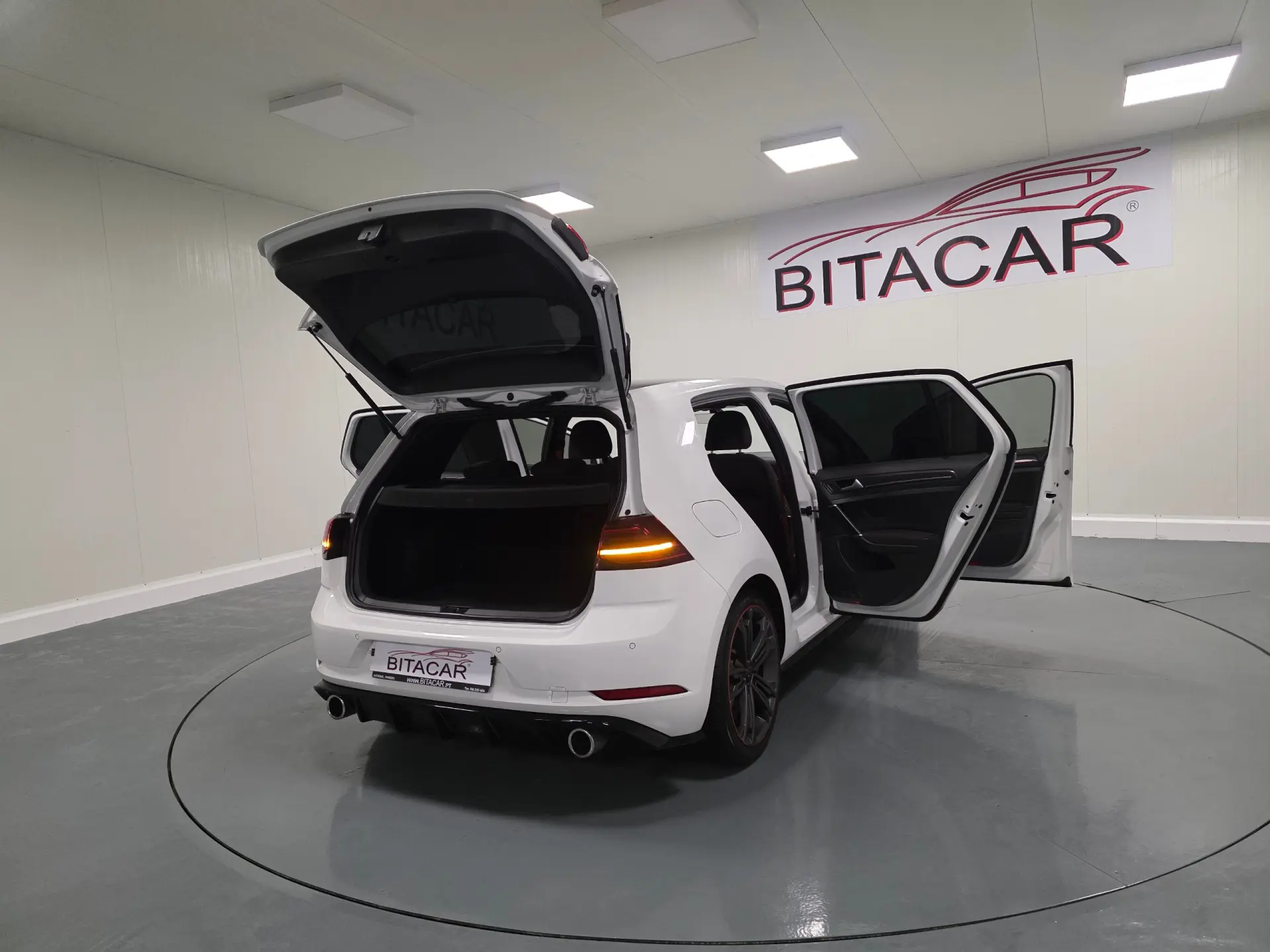 Volkswagen Golf 2.0 TSI GTI DSG Performance 43