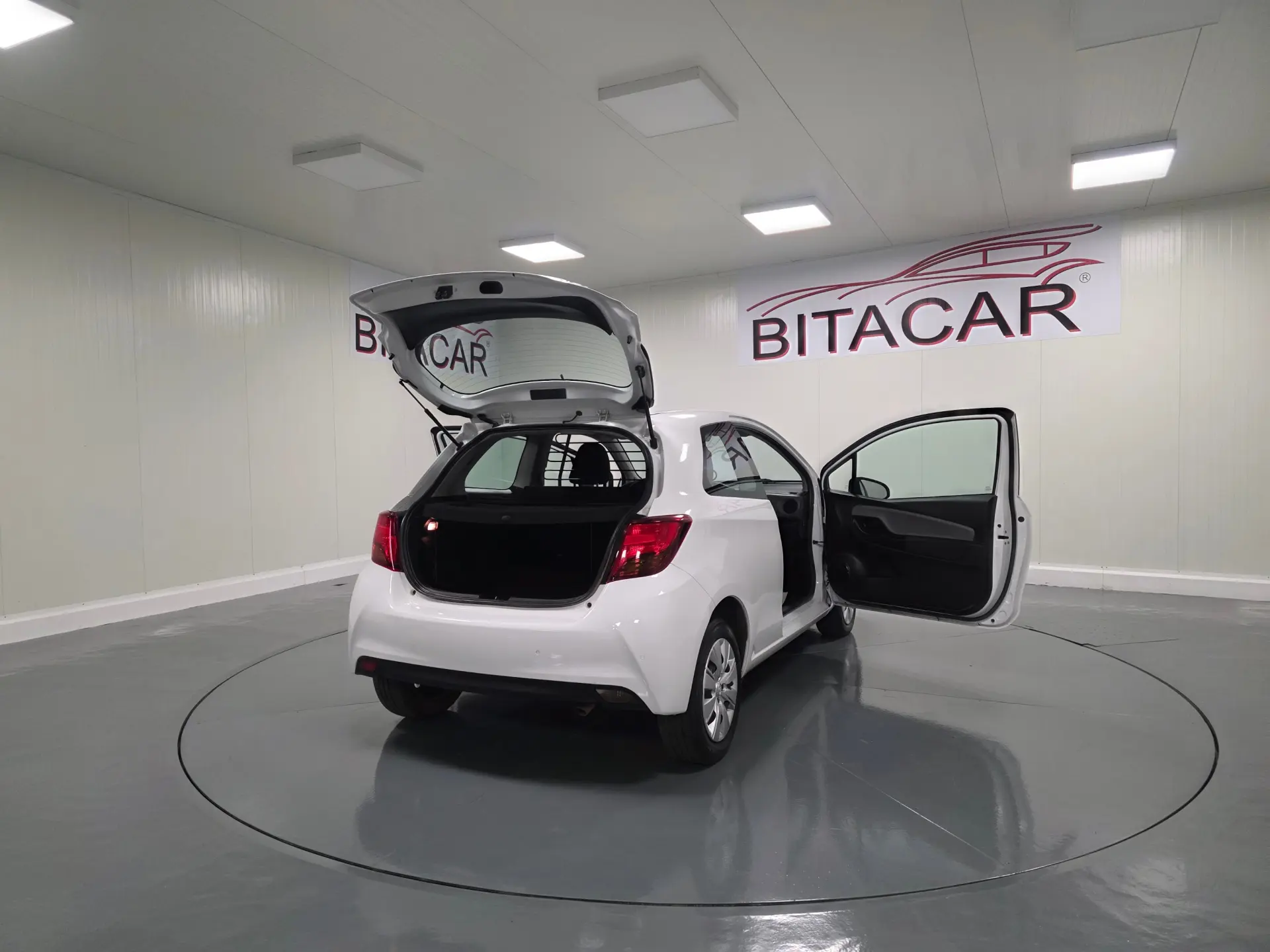 Toyota Yaris BIZZ 1.4 D-4D 90CV IVA DEDUTIVEL 72