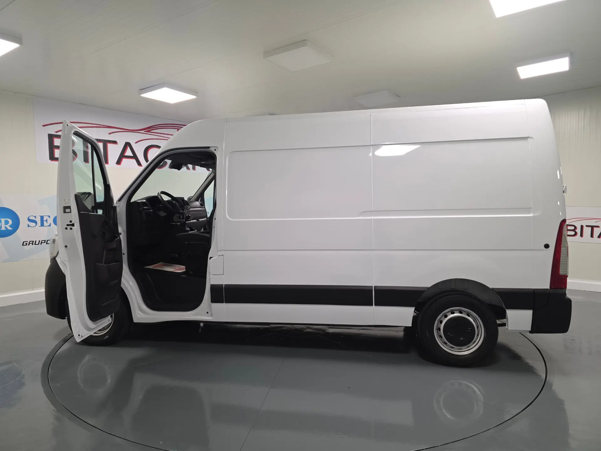 Renault Master L2H2 2.3 DCI 135CV GPS IVA DEDUTIVEL 18
