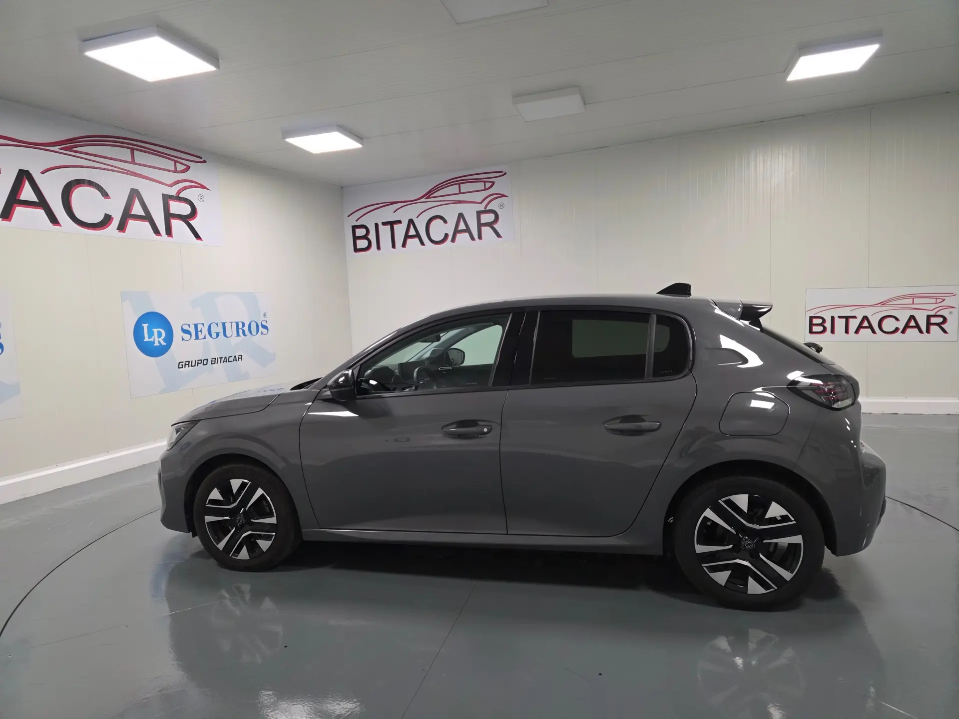 Peugeot 208 ALLURE 21