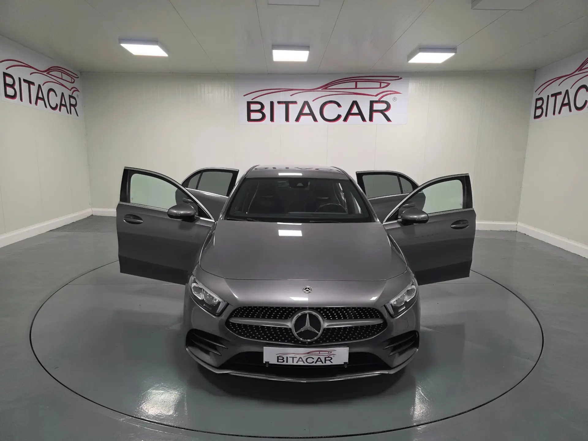 Mercedes-Benz A 180 d AMG Line Aut. 13