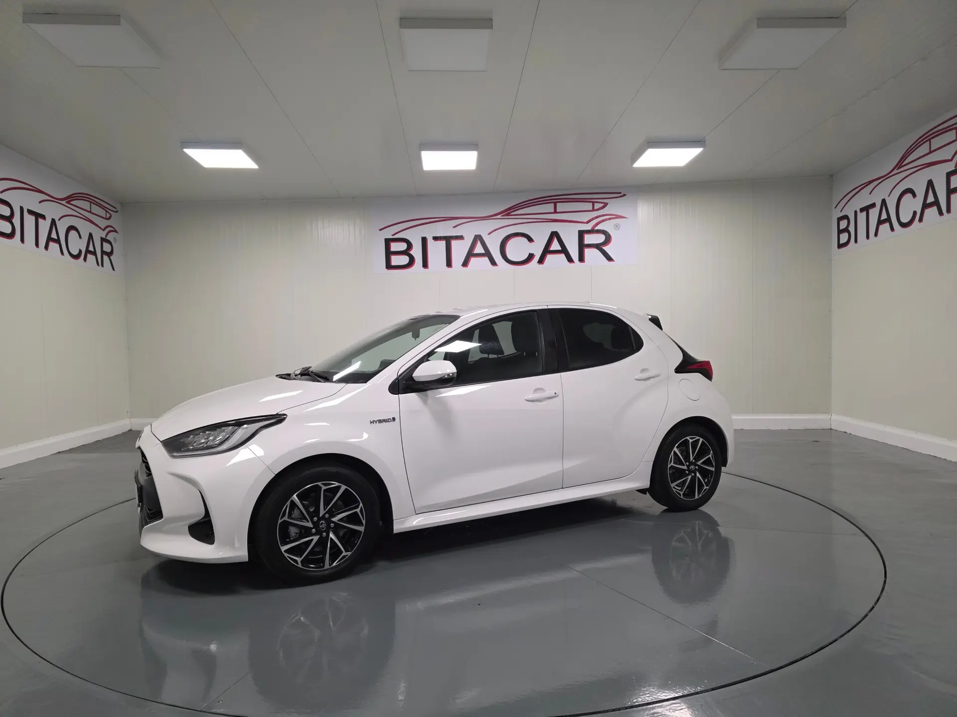 Toyota Yaris 1.5 HDF EXCLUSIVE 17
