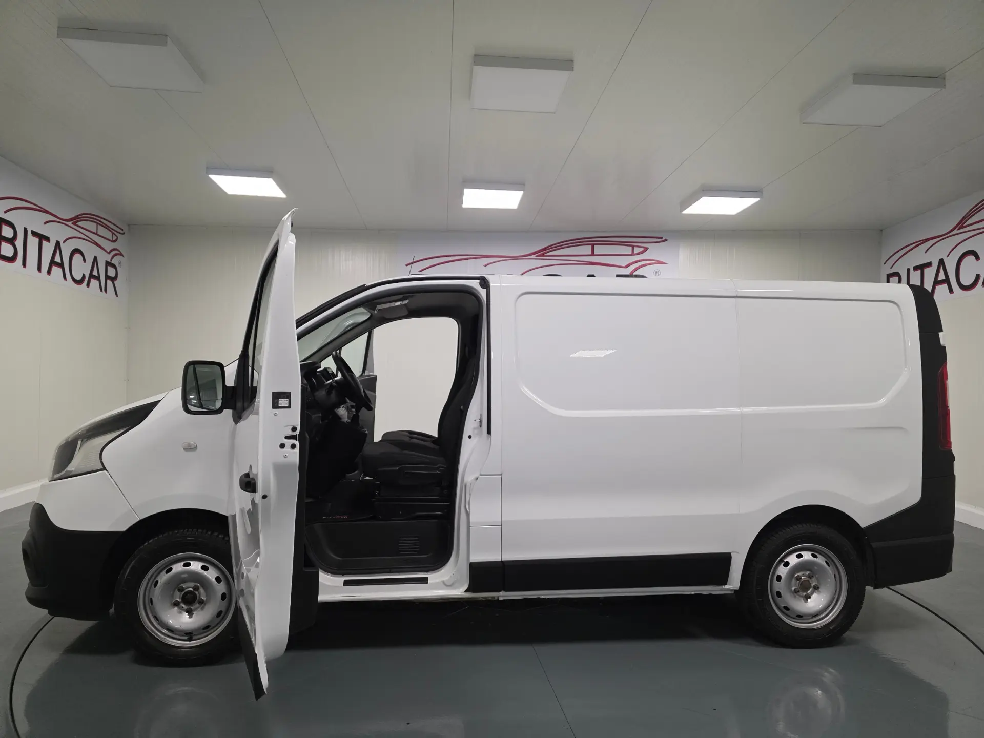 Renault Trafic 2.0 DCI L1H1 120CV IVA DEDUTIVEL 30