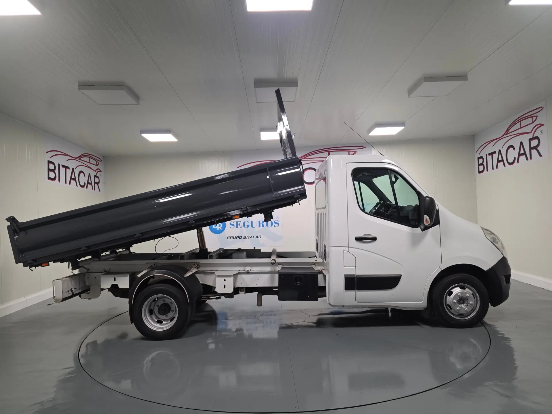 Renault Master 2.3 DCI 130CV BASCULANTE 40