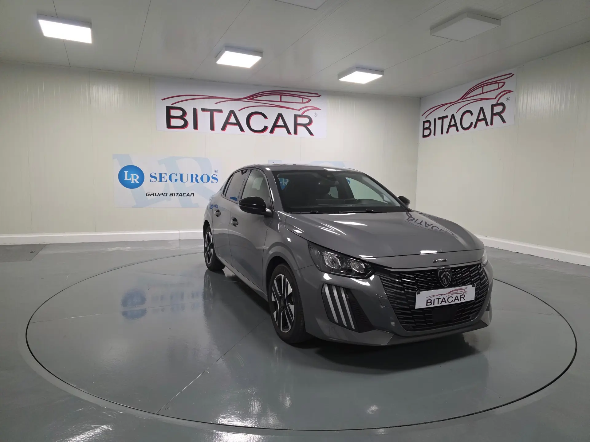 Peugeot 208 ALLURE 1