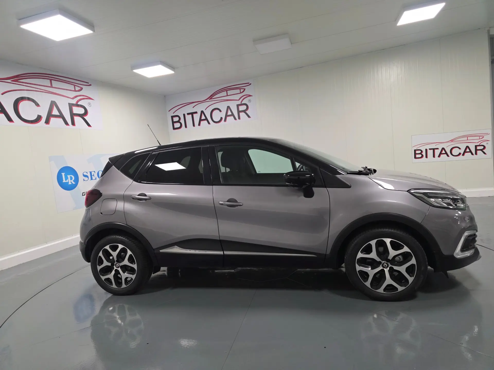 Renault Captur 1.5 DCI EXCLUSIVE 3